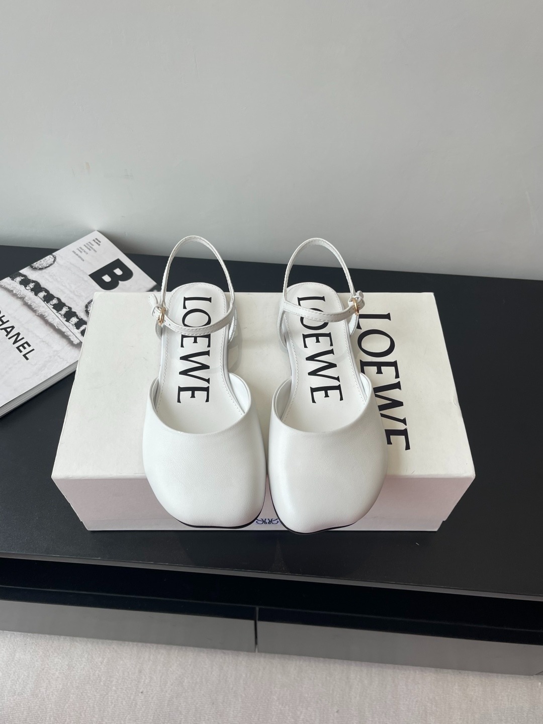 로*베 25ss 봄여름 신상 플랫 샌들