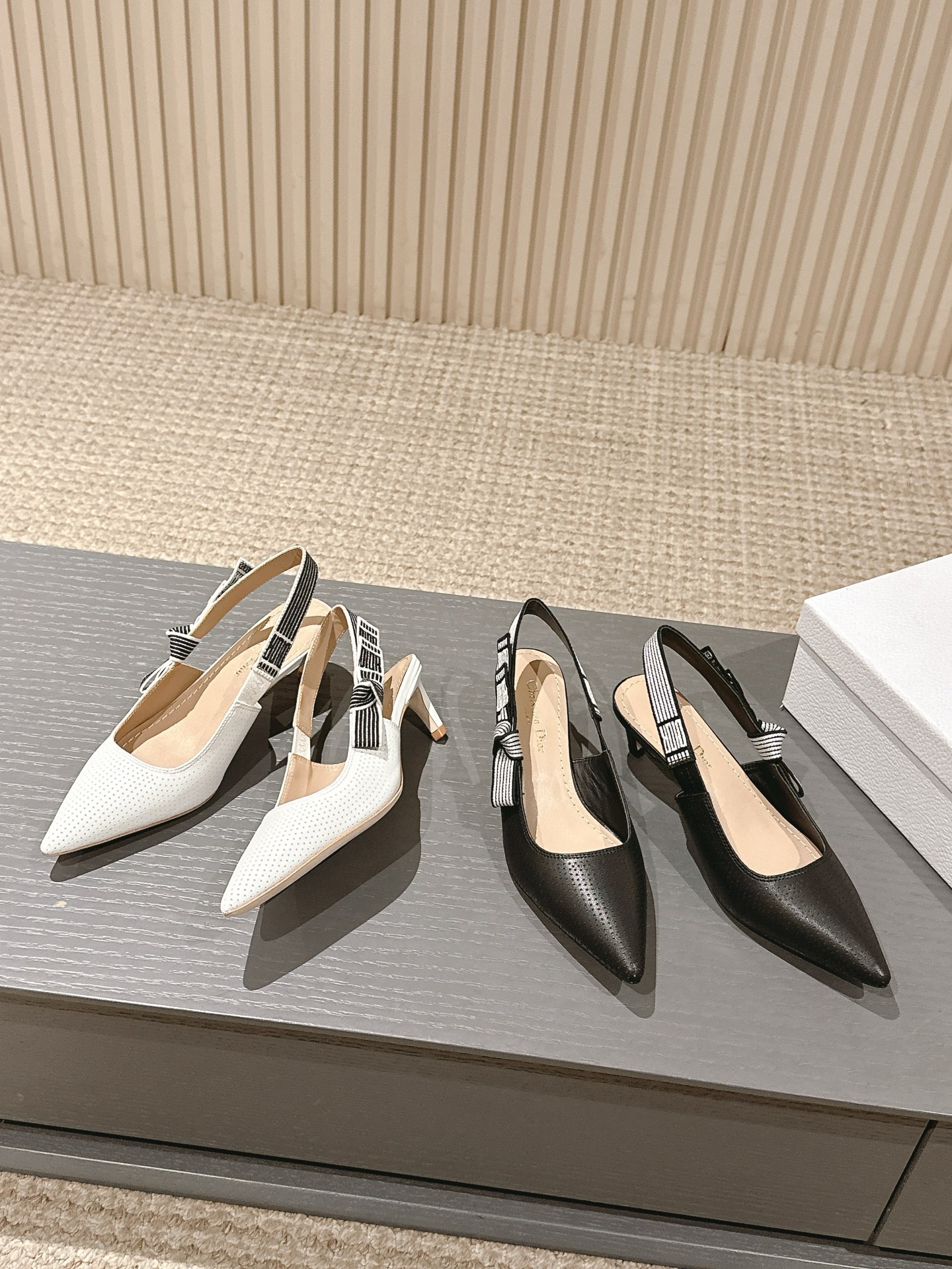 디* 25 신상 스트랩 백 샌들