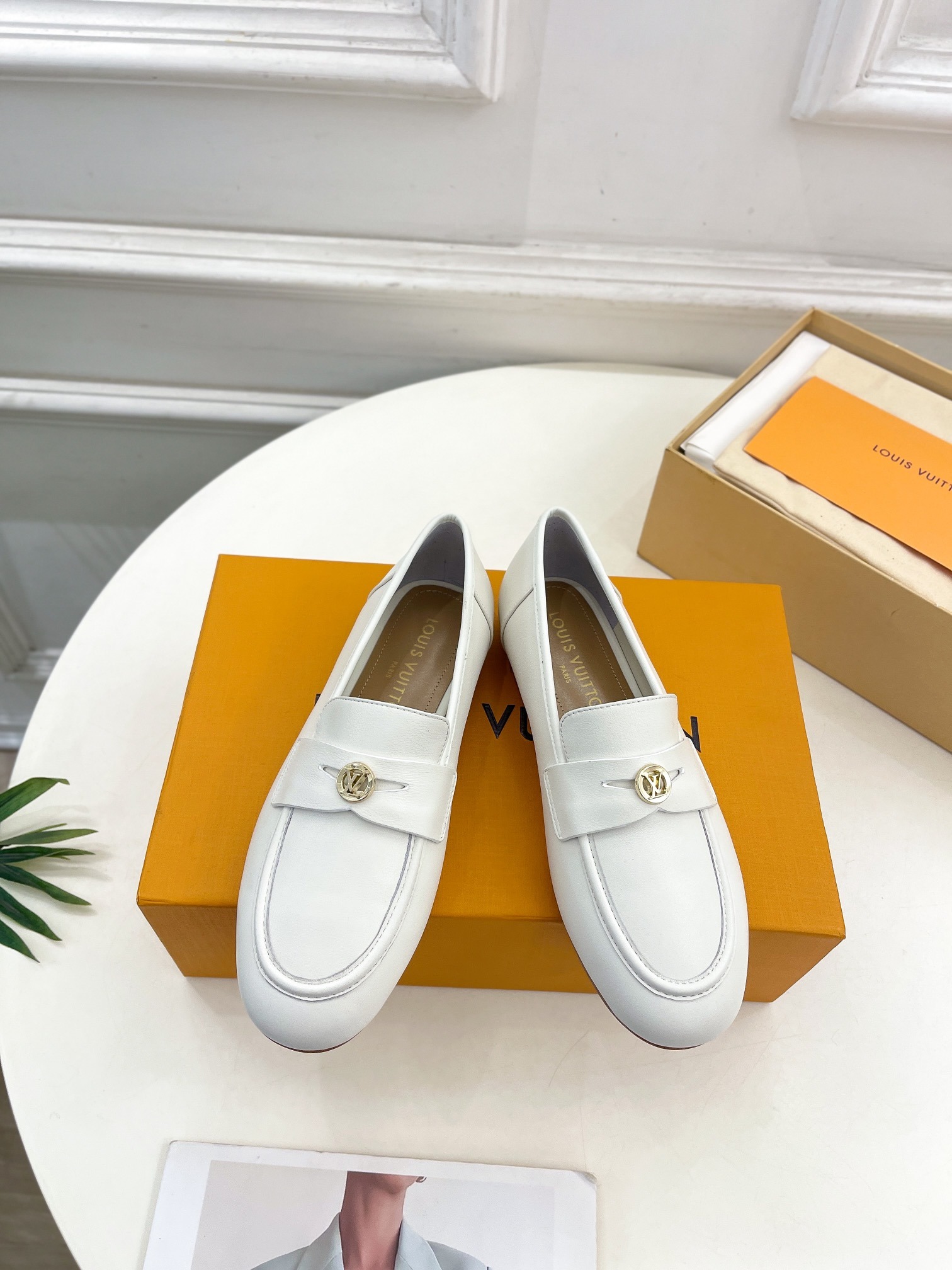 루*비통 25 뉴 프레스티지 프리미엄 플랫슈즈 하드탑