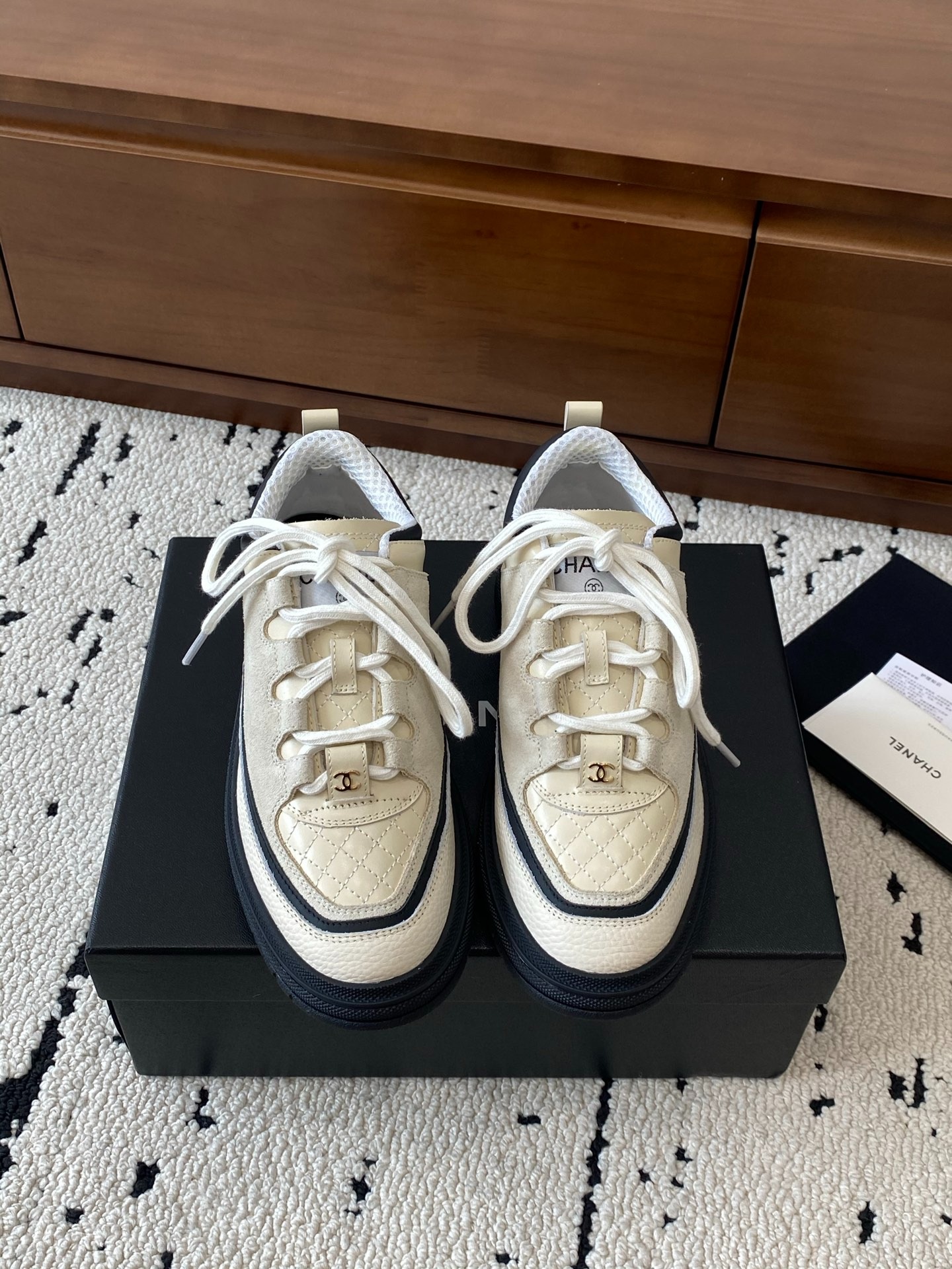 샤* 25SS 최신형 스니커즈