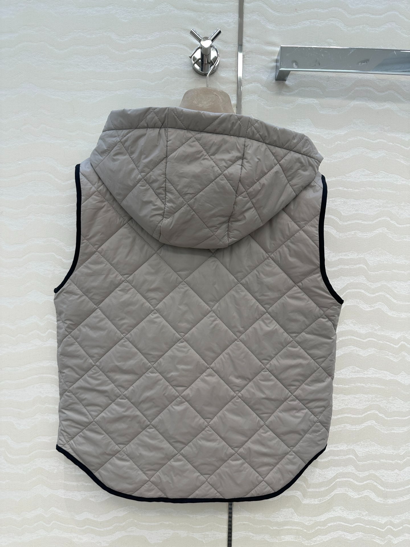 브*넬로쿠치넬리 신상 퀼팅 패딩 조끼