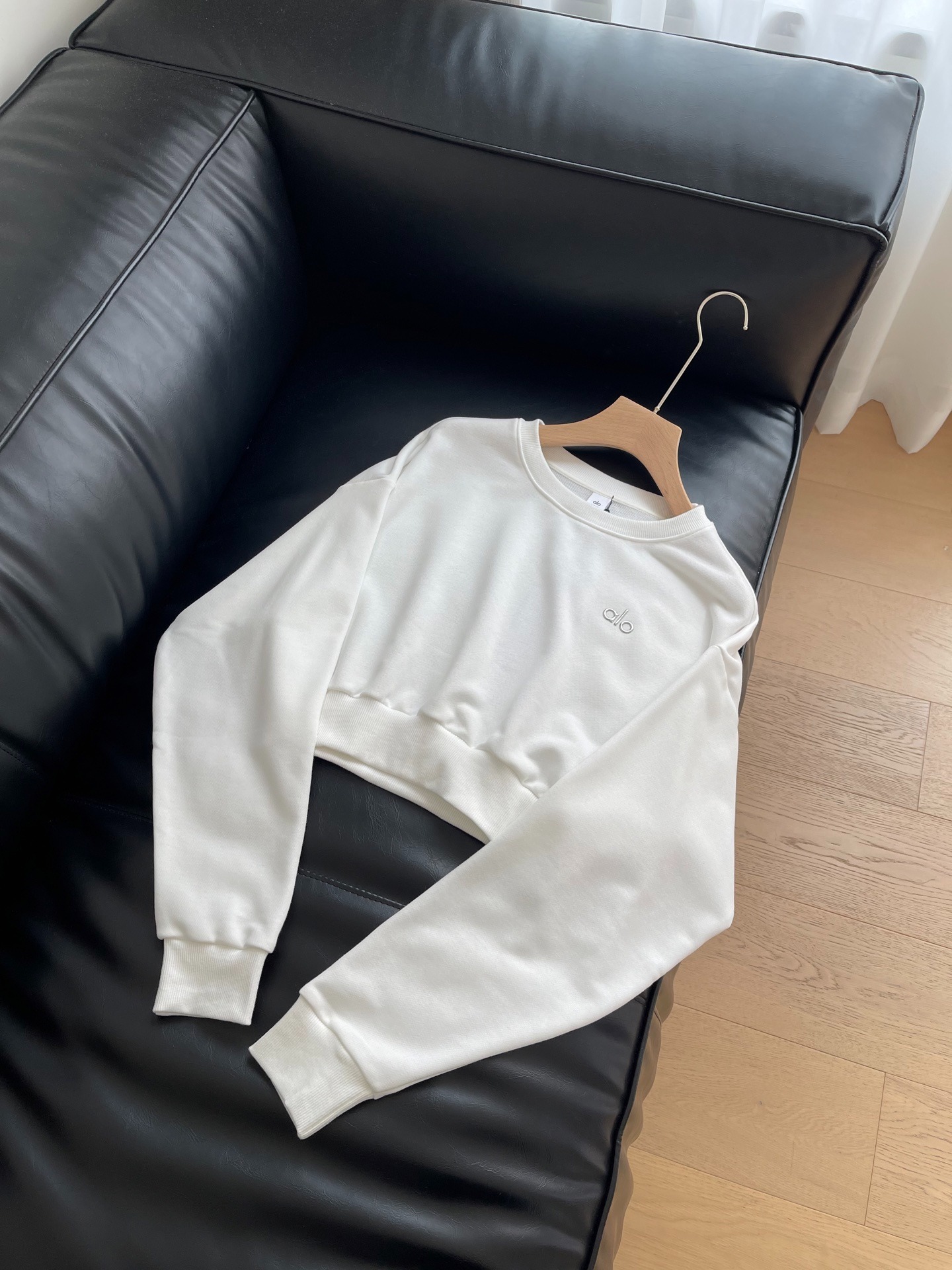 알* 2025 이른 봄 라운드넥 긴팔 숏 맨투맨