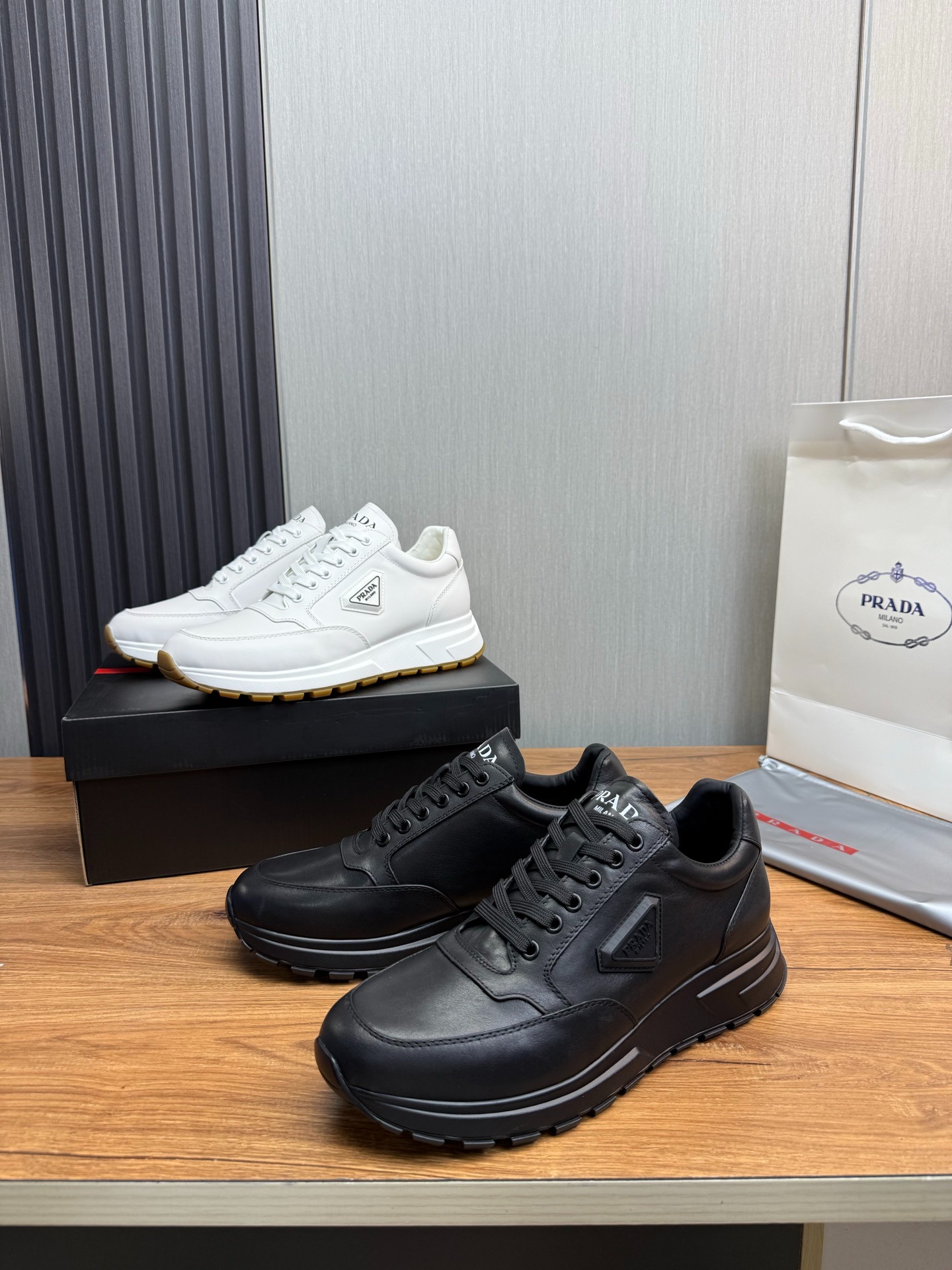 프*다 신상 남성 스니커즈