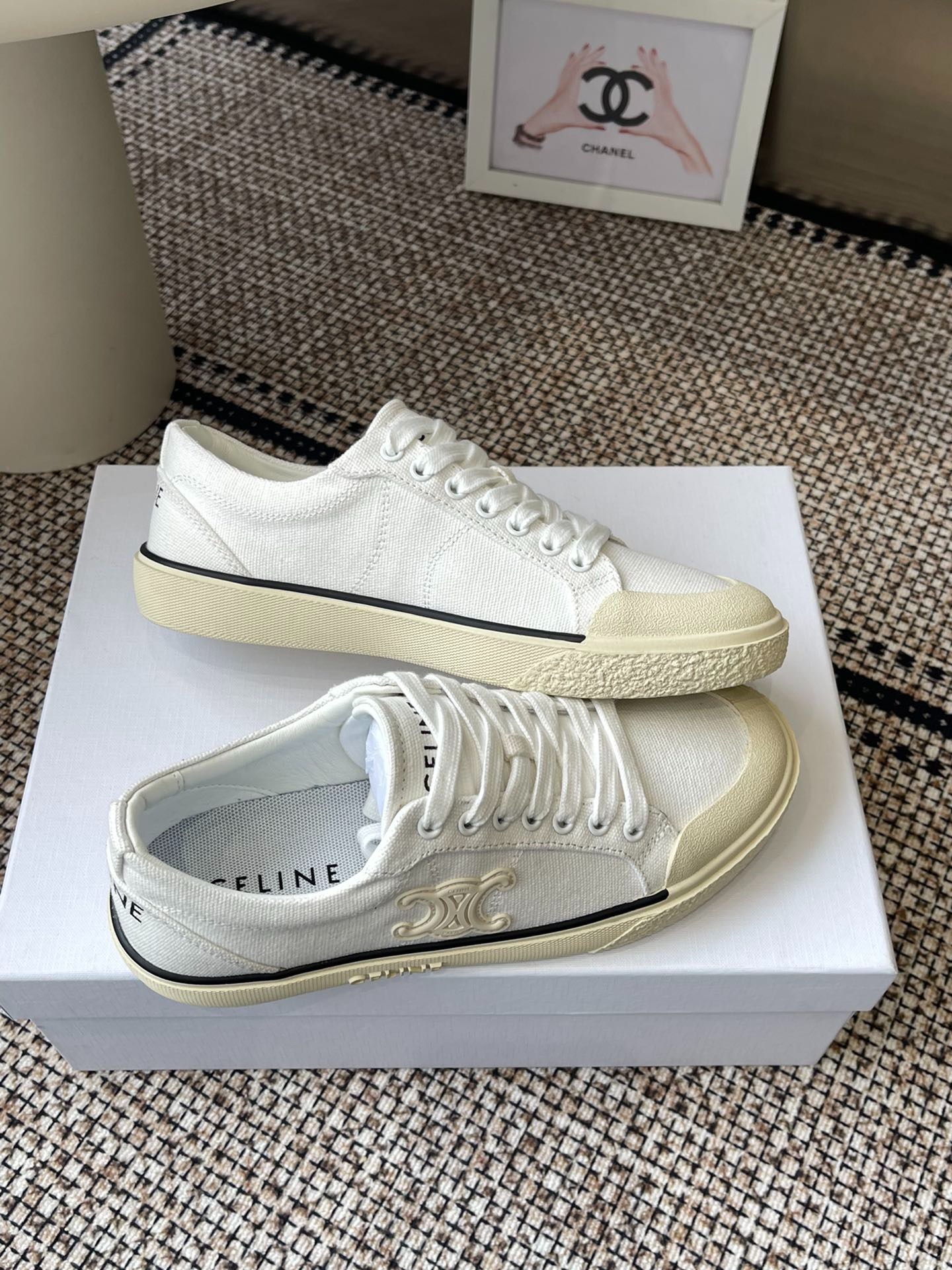 셀*느 트리옹프 엘런 스니커즈