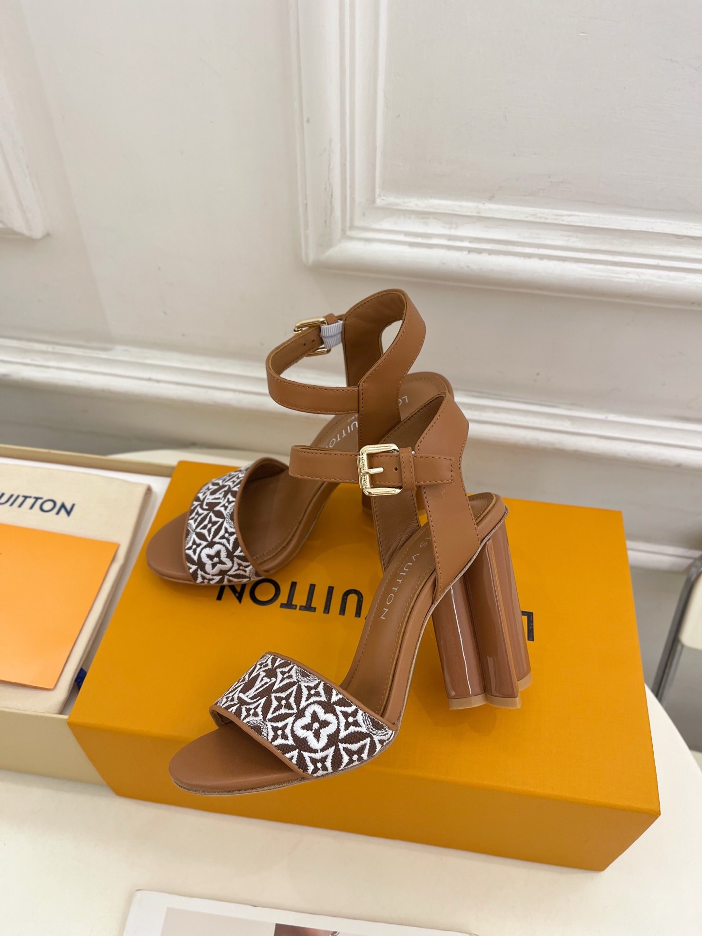 루*비통 25 신상 샌들
