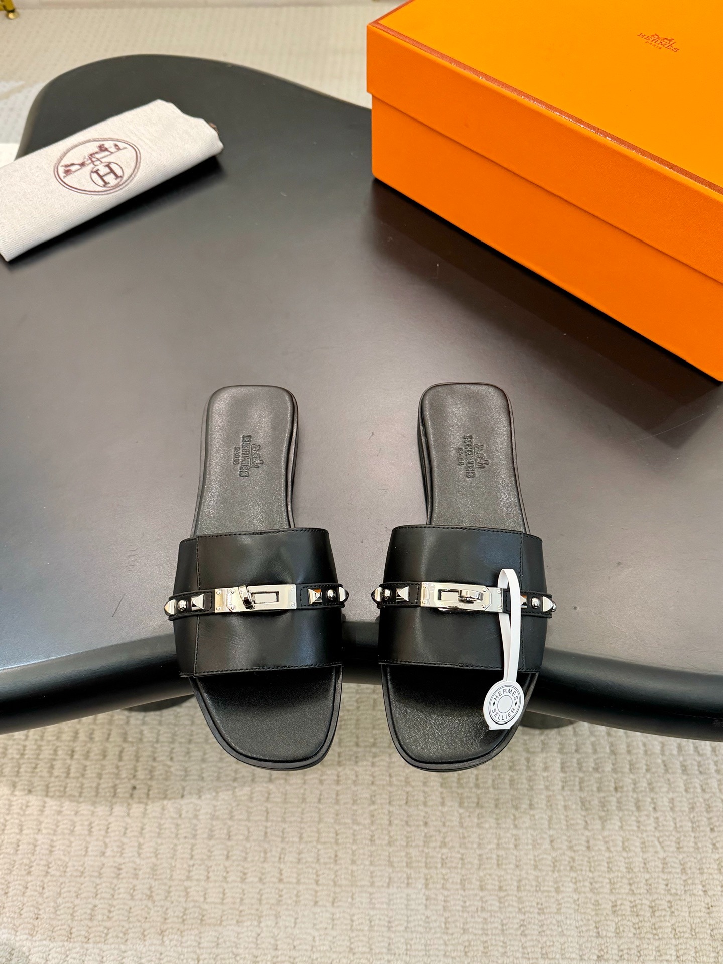 에*메스 플랫 슬리퍼