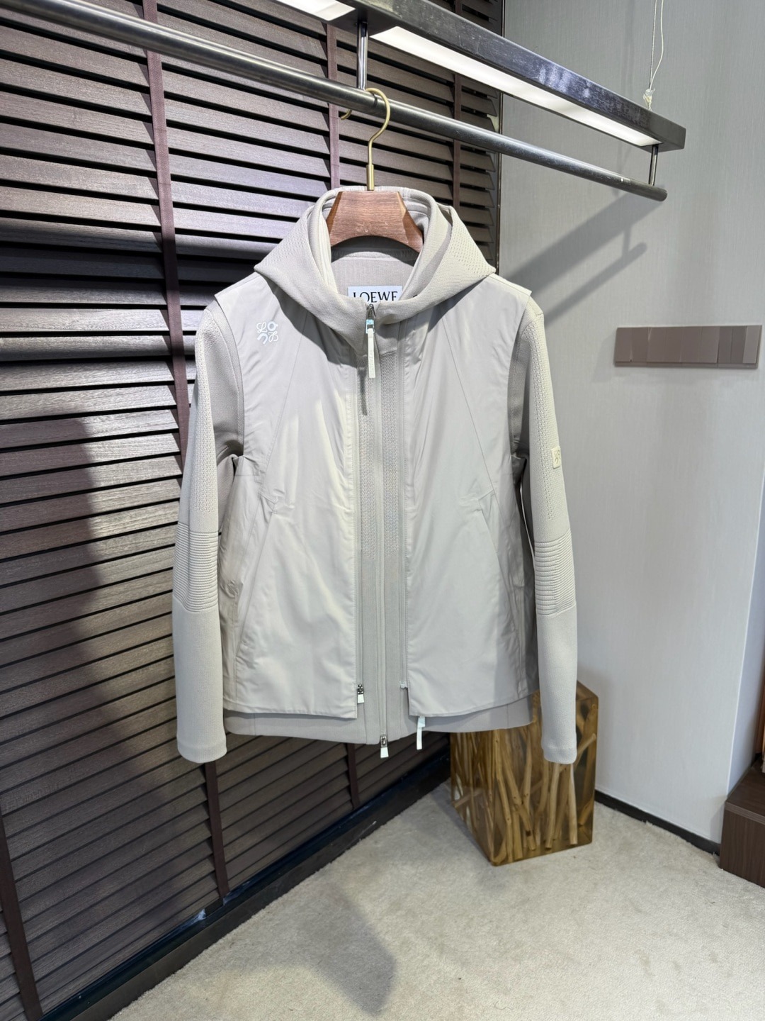 로*베 FW2025 신상 니트 패치 점퍼