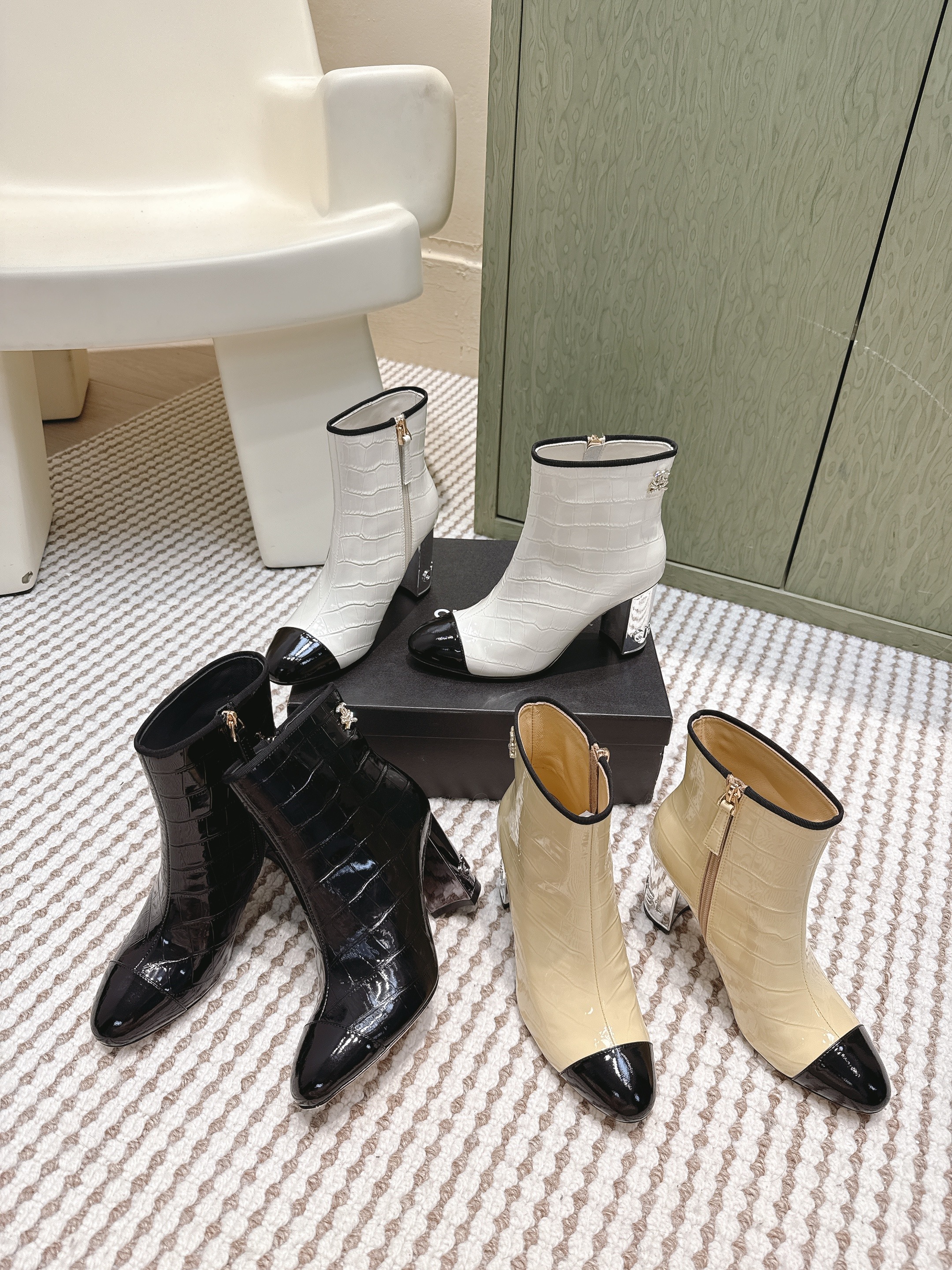 샤* 투톤 배색 앵클부츠