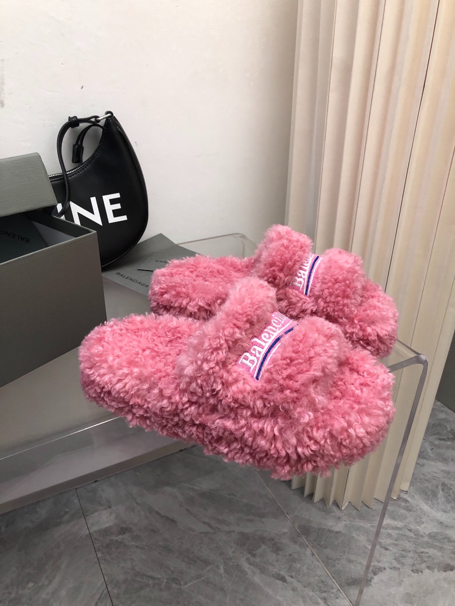 발*시아가 신상 겨울 통굽 퍼 슬리퍼