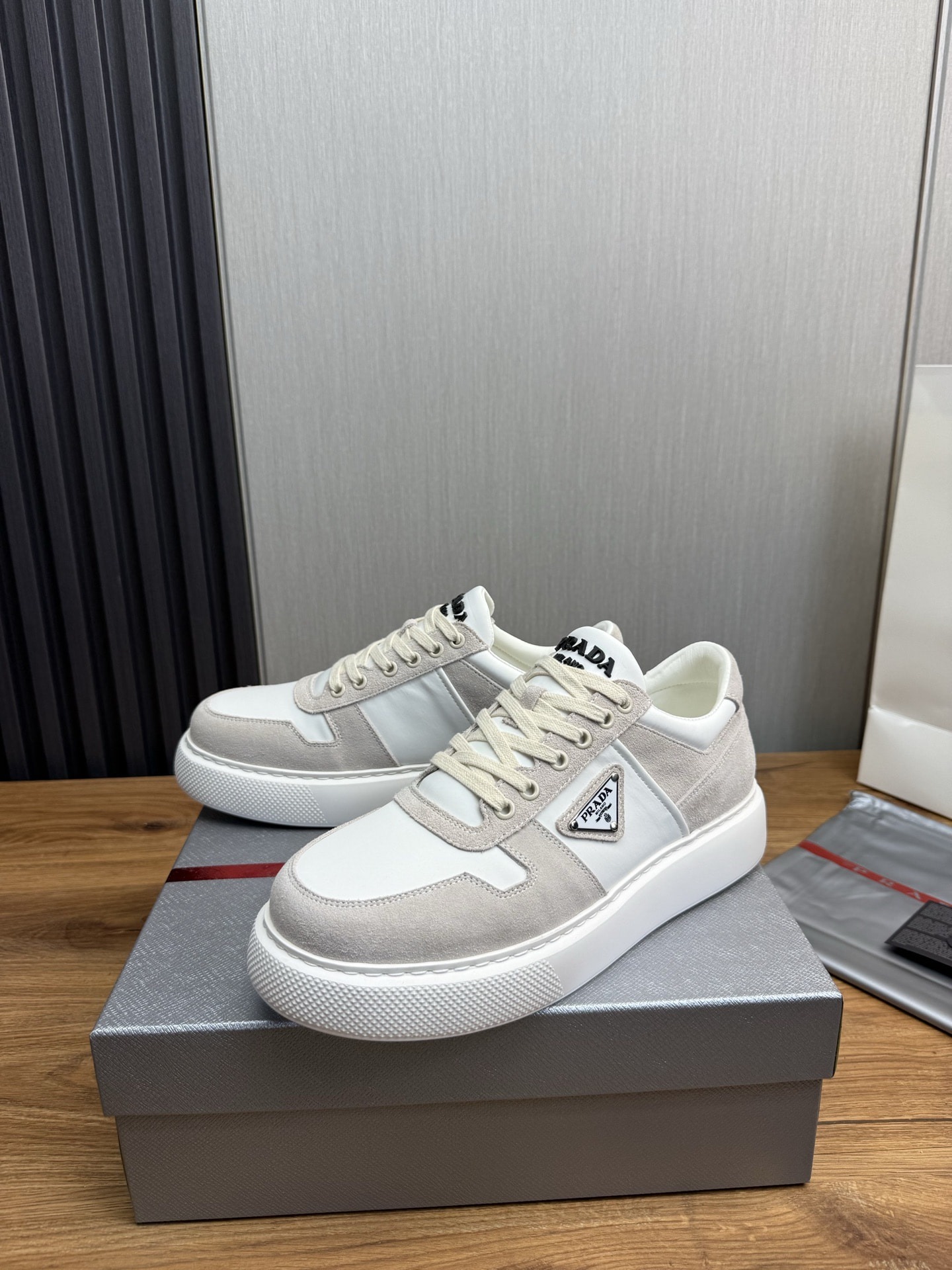 프*다 신상 남성 스니커즈