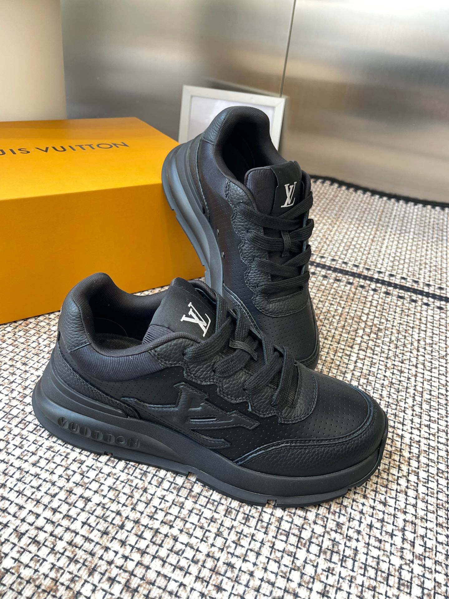 루*비통 뉴 클래식 스니커즈