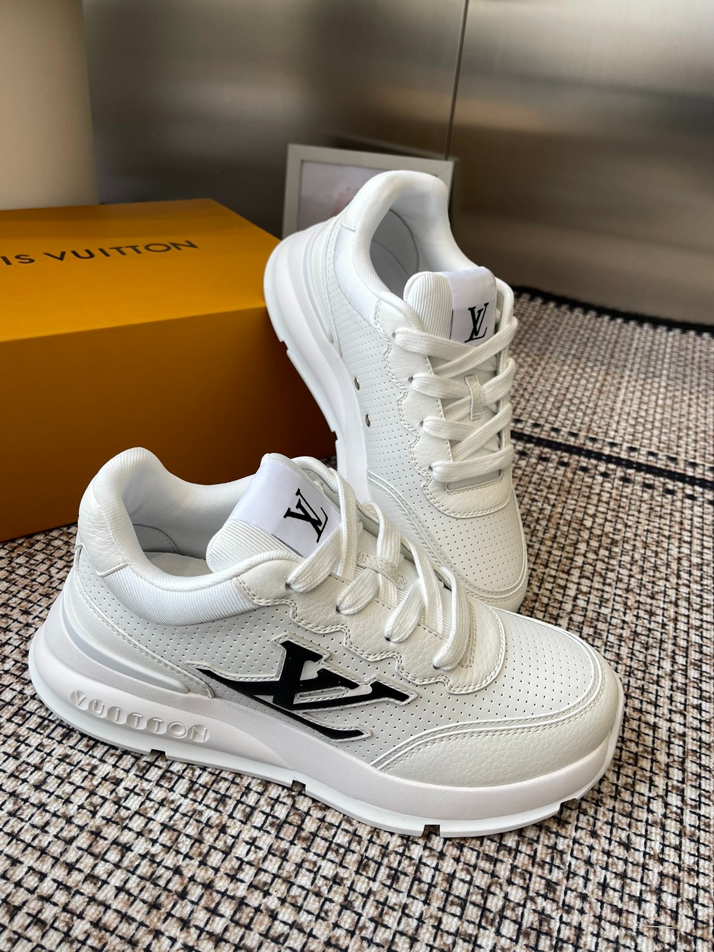 루*비통 뉴 클래식 스니커즈
