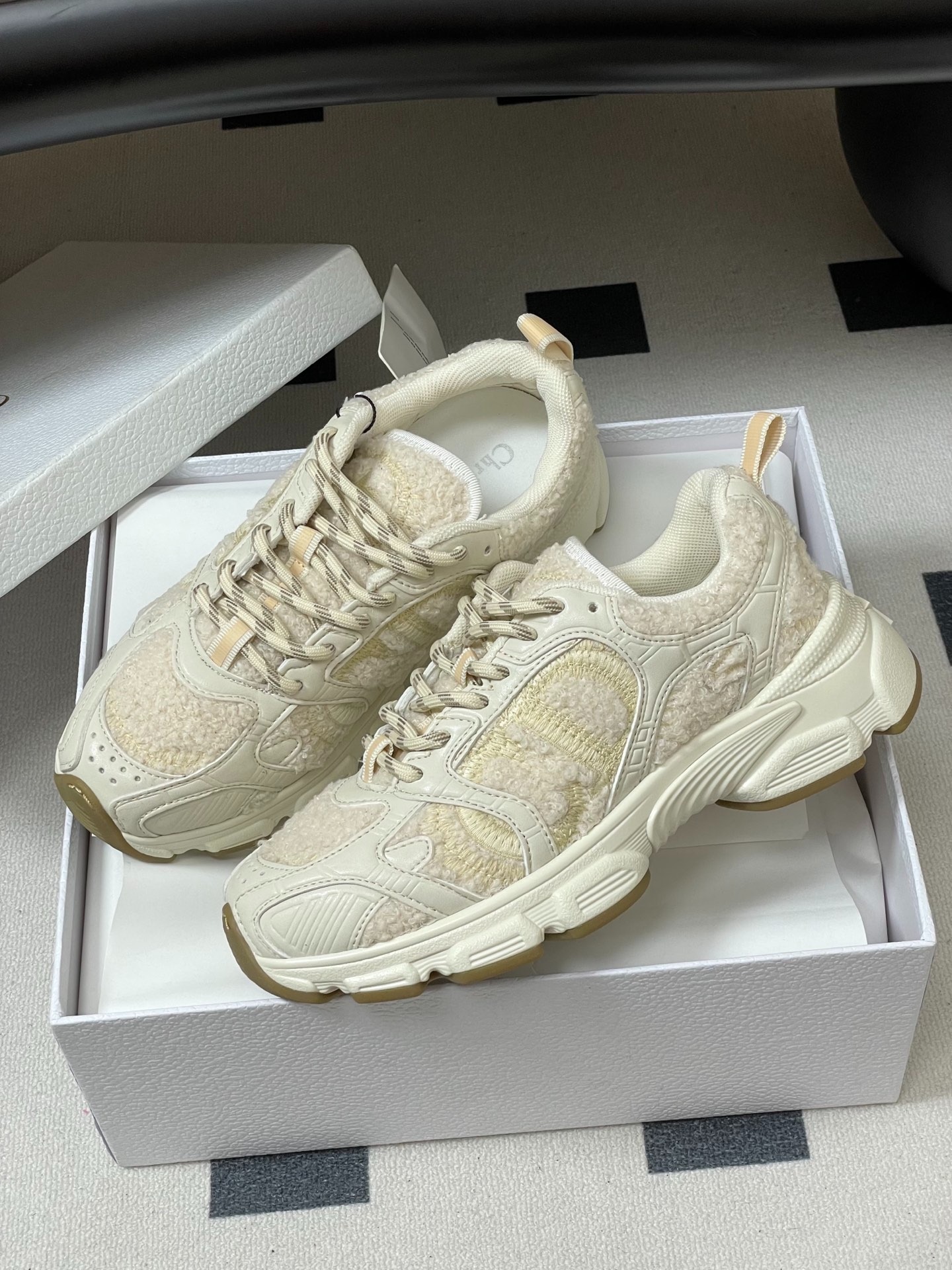 디* 25 레터링 스트랩 통굽 런닝화