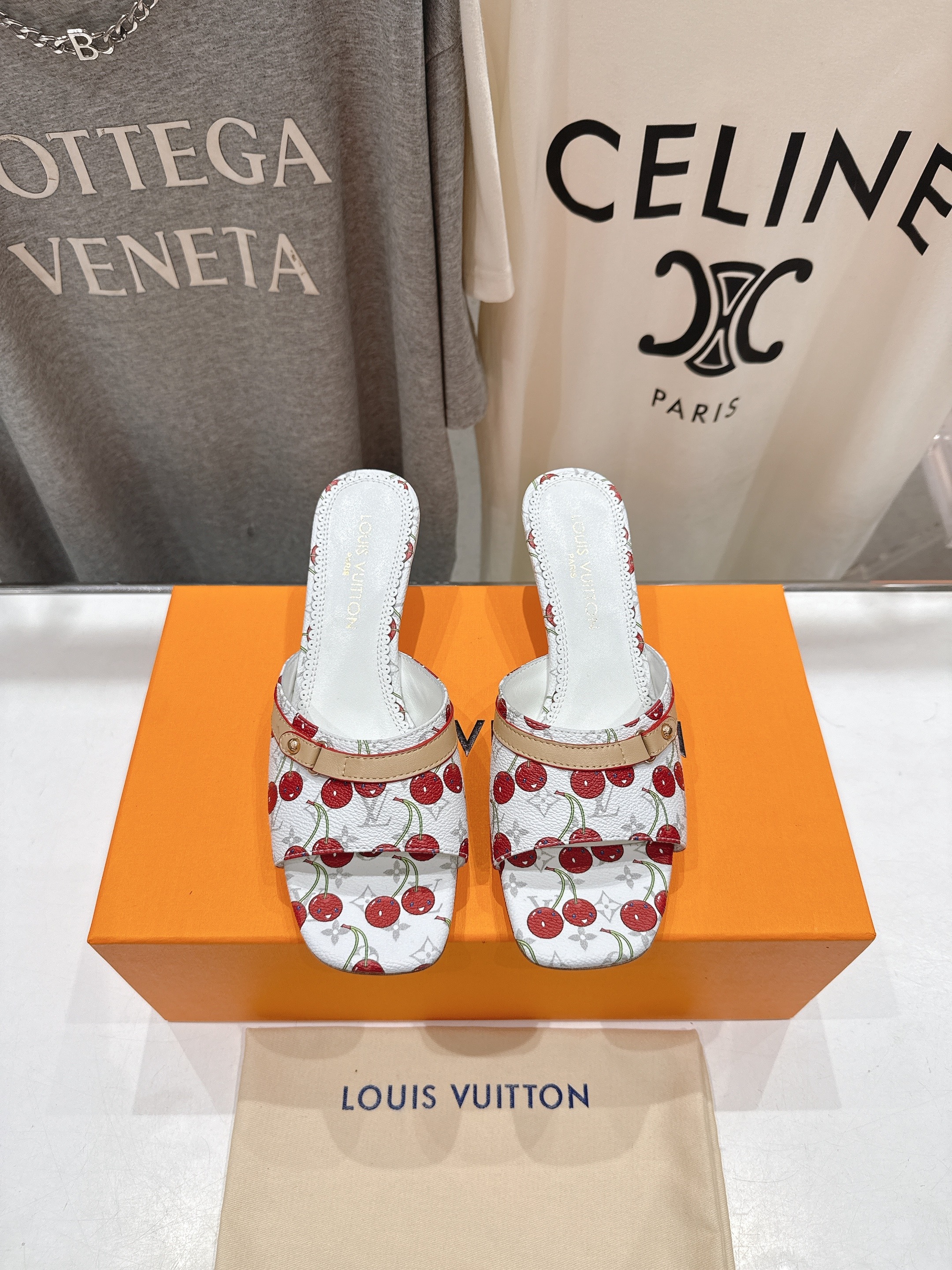 루*비통 봄여름 신상 플랫 슬리퍼