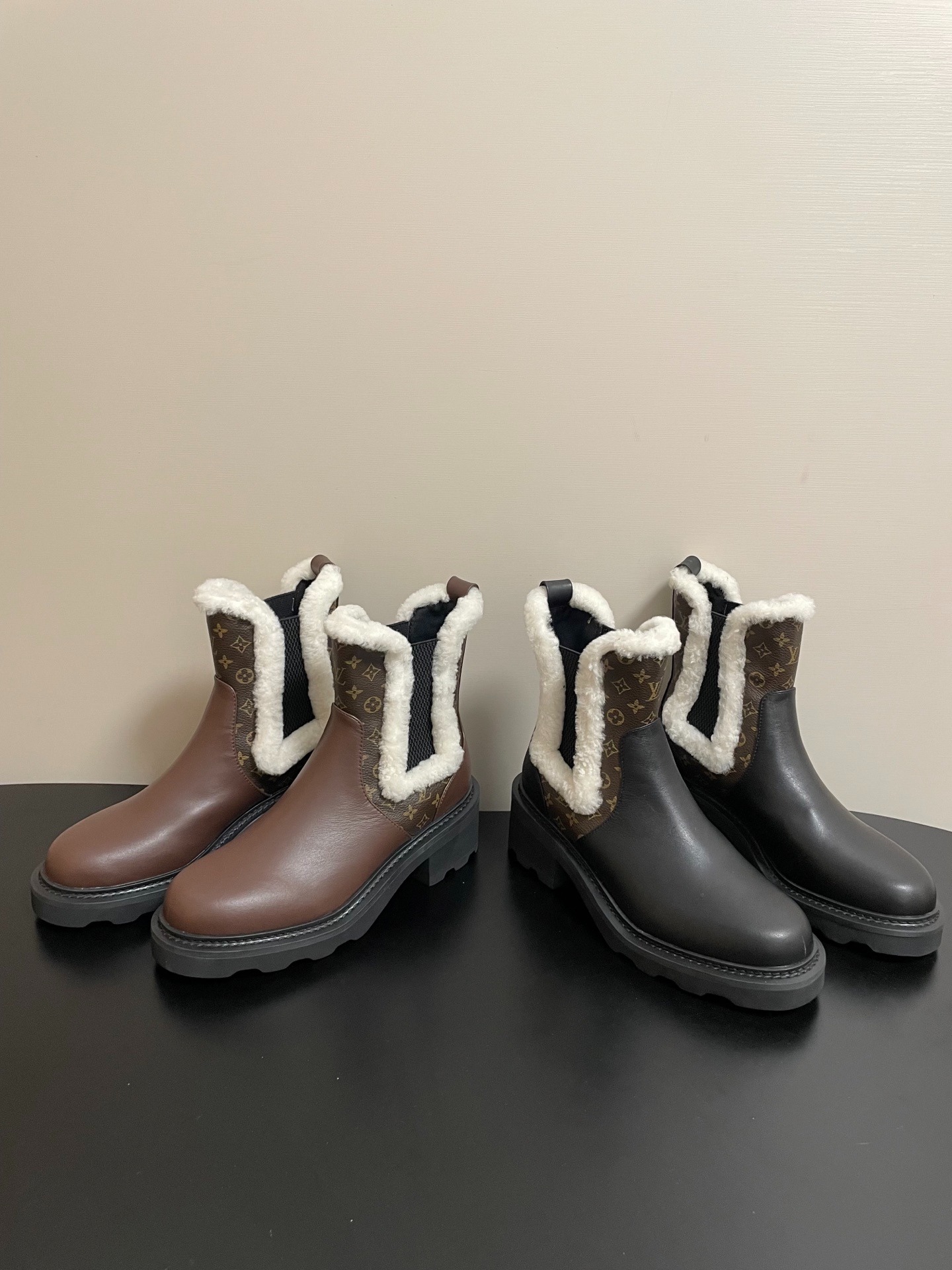 루*비통 25 신상 양털 첼시부츠