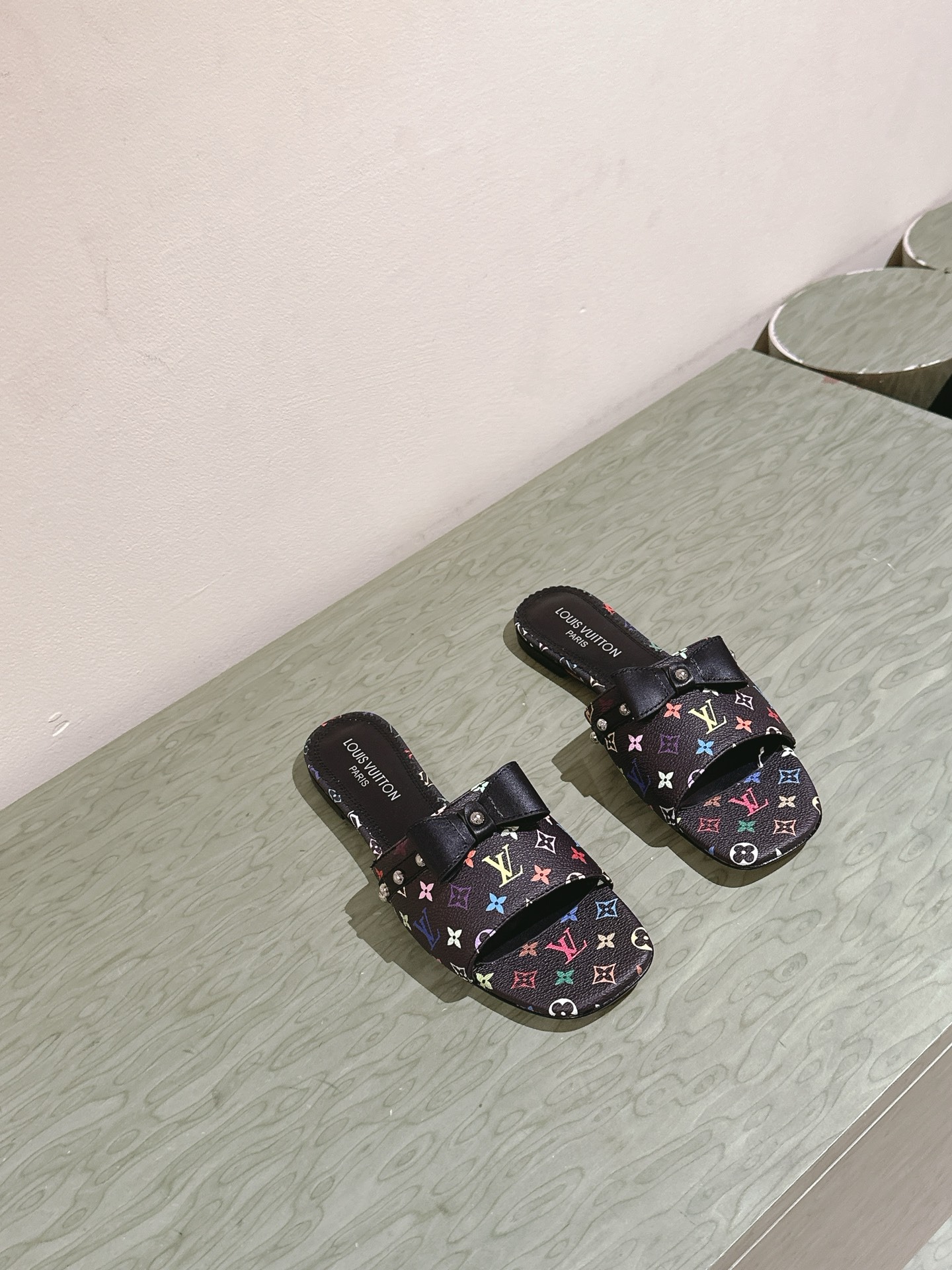 루*비통 신상 new arrival 슬리퍼