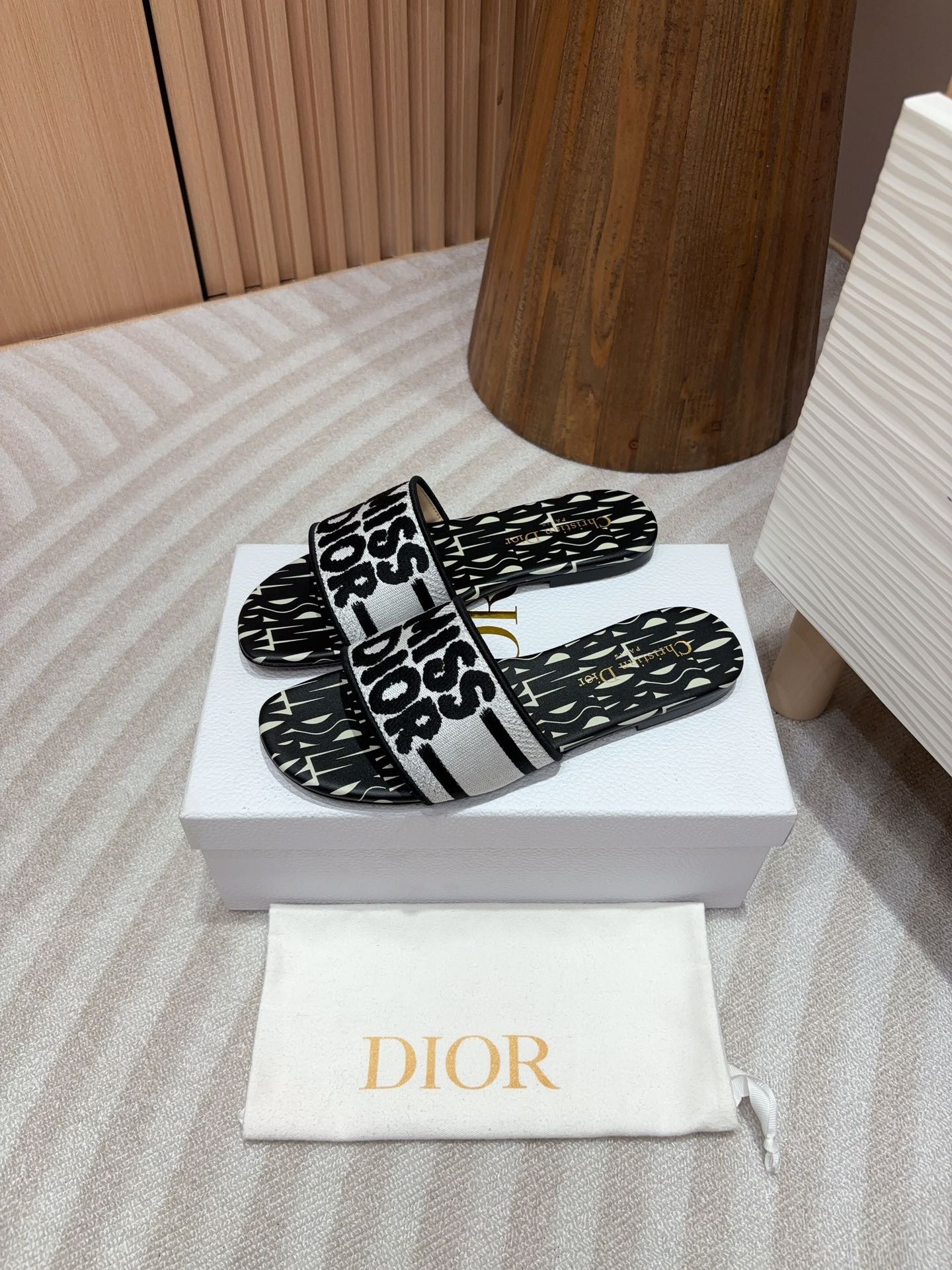 디* 신상 스퀘어 통굽 일자 슬리퍼