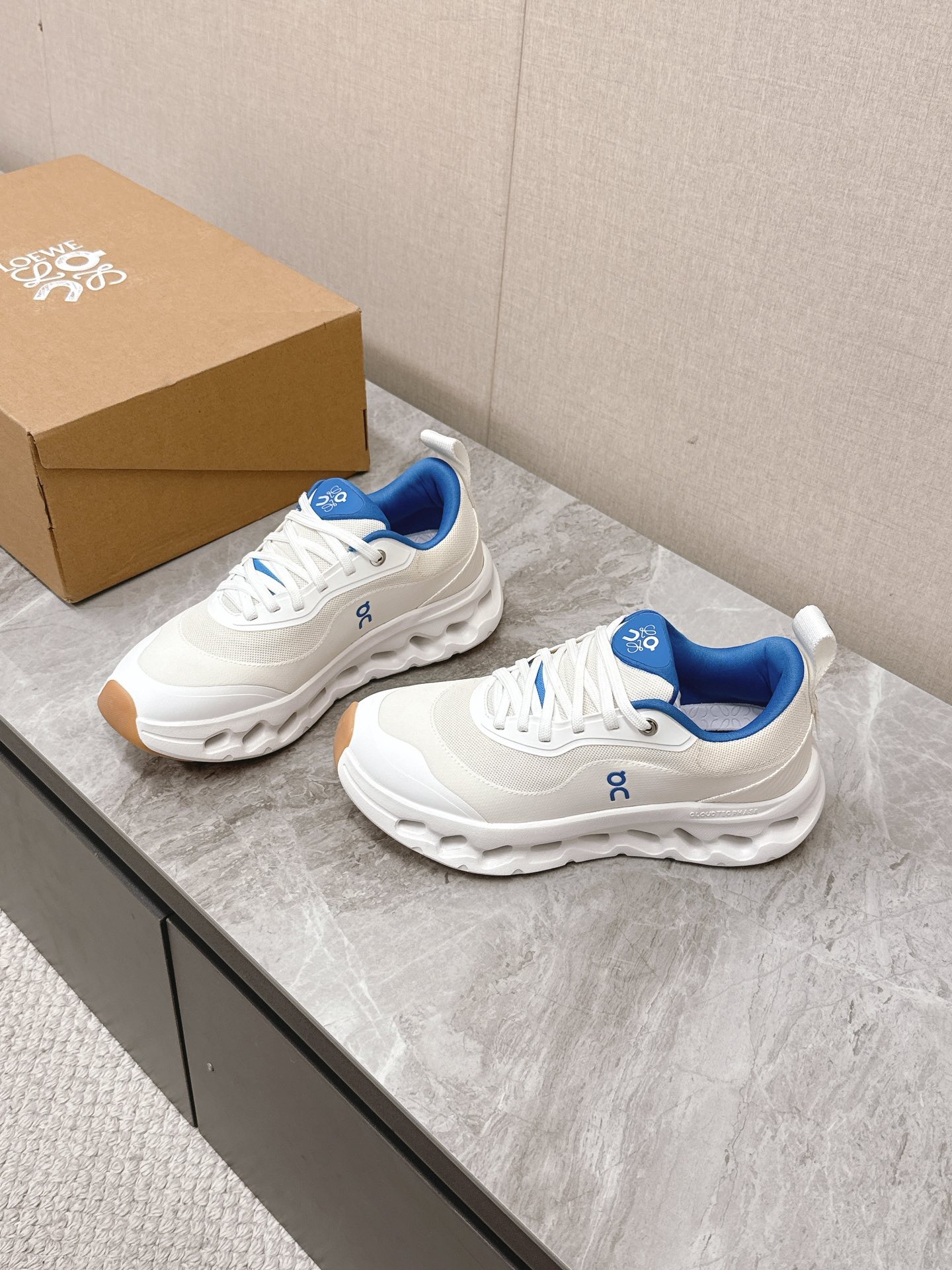 로*베 신상 런닝화