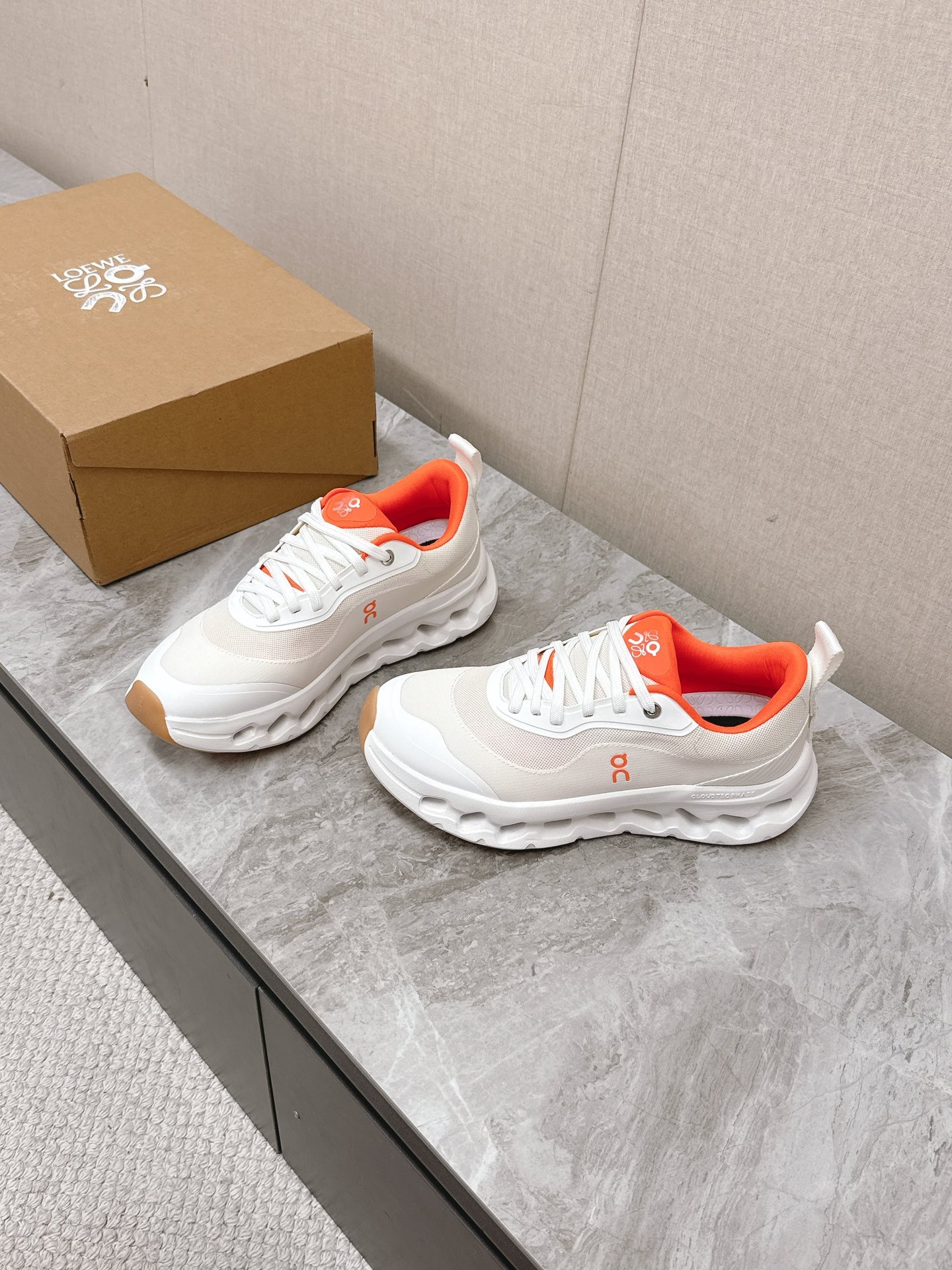 로*베 신상 런닝화