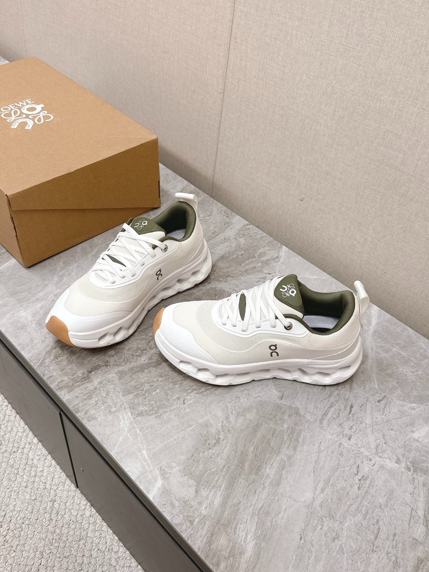 로*베 신상 런닝화