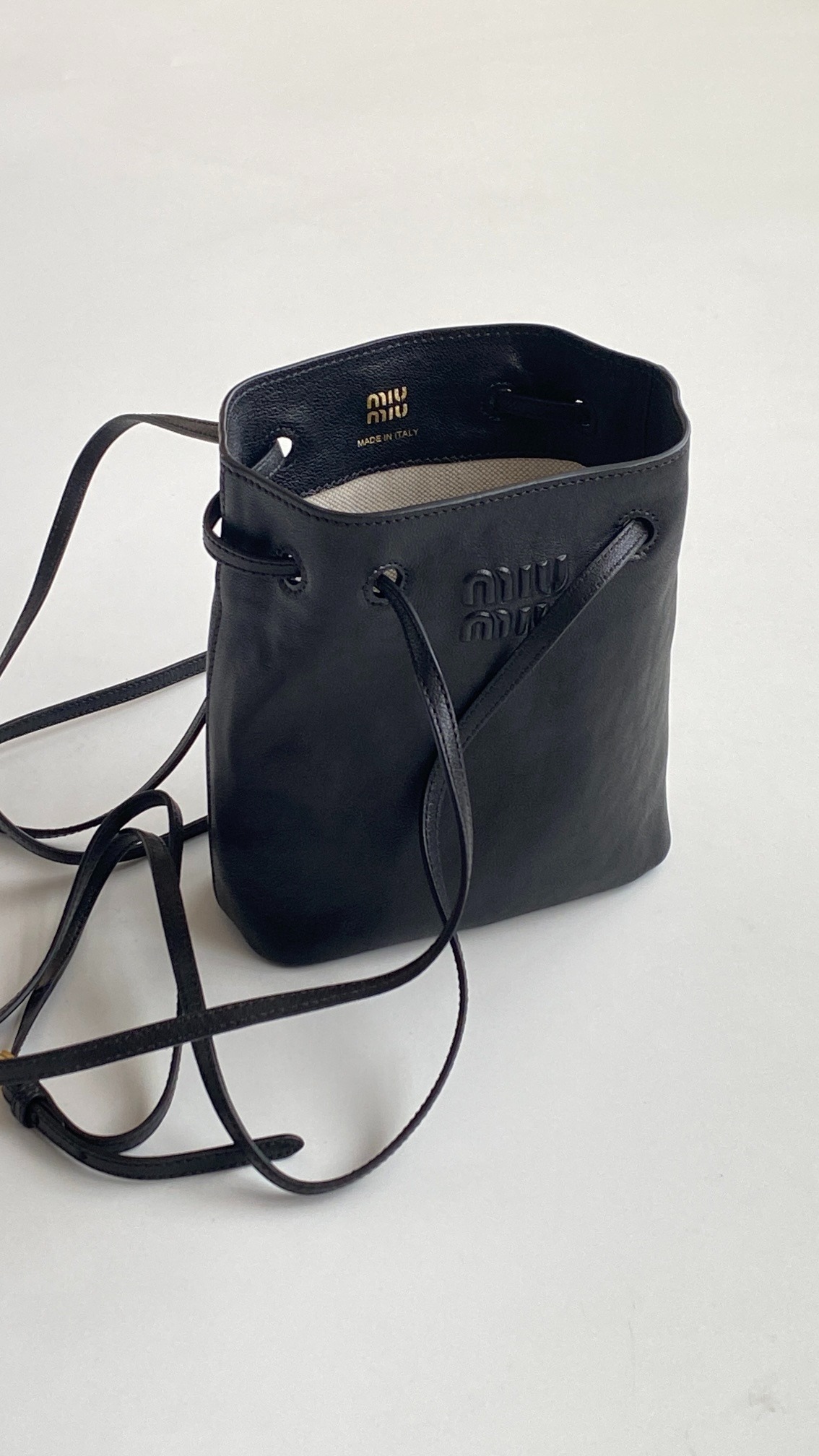 미우미우 나파 가죽 미니 백