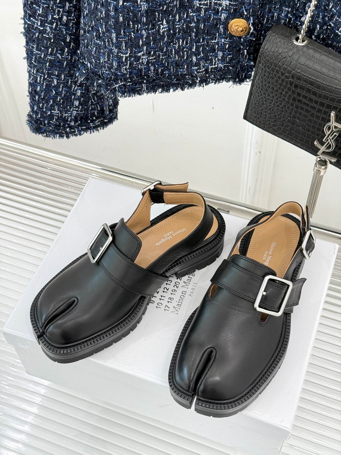 메*마르지엘라 앤티크 T스트랩 조리샌들