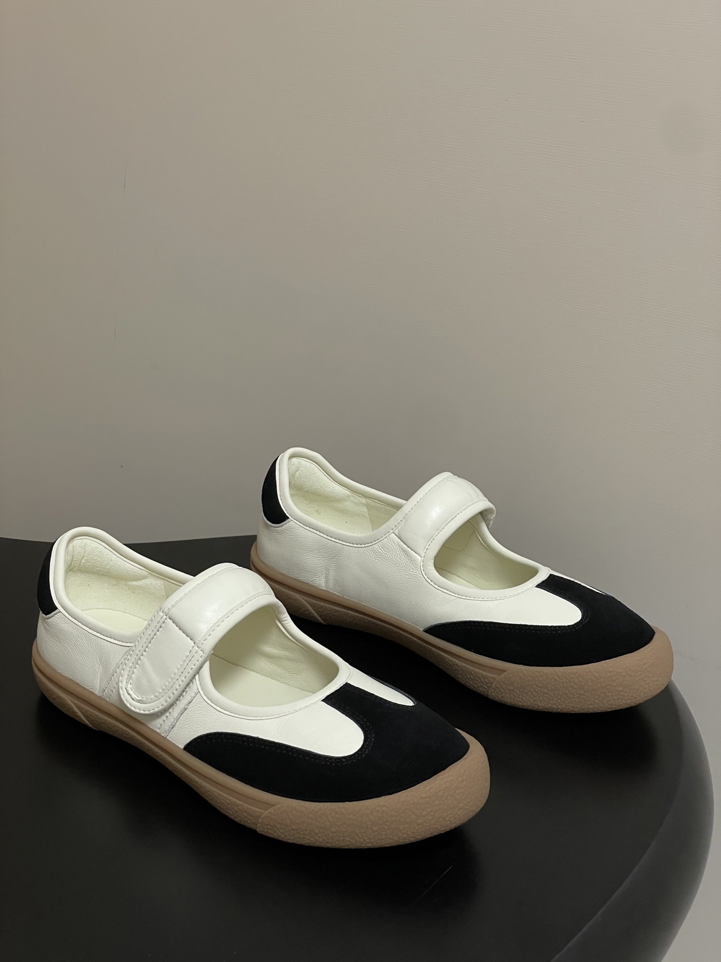 더*우 25 신상 벨크로 플랫슈즈