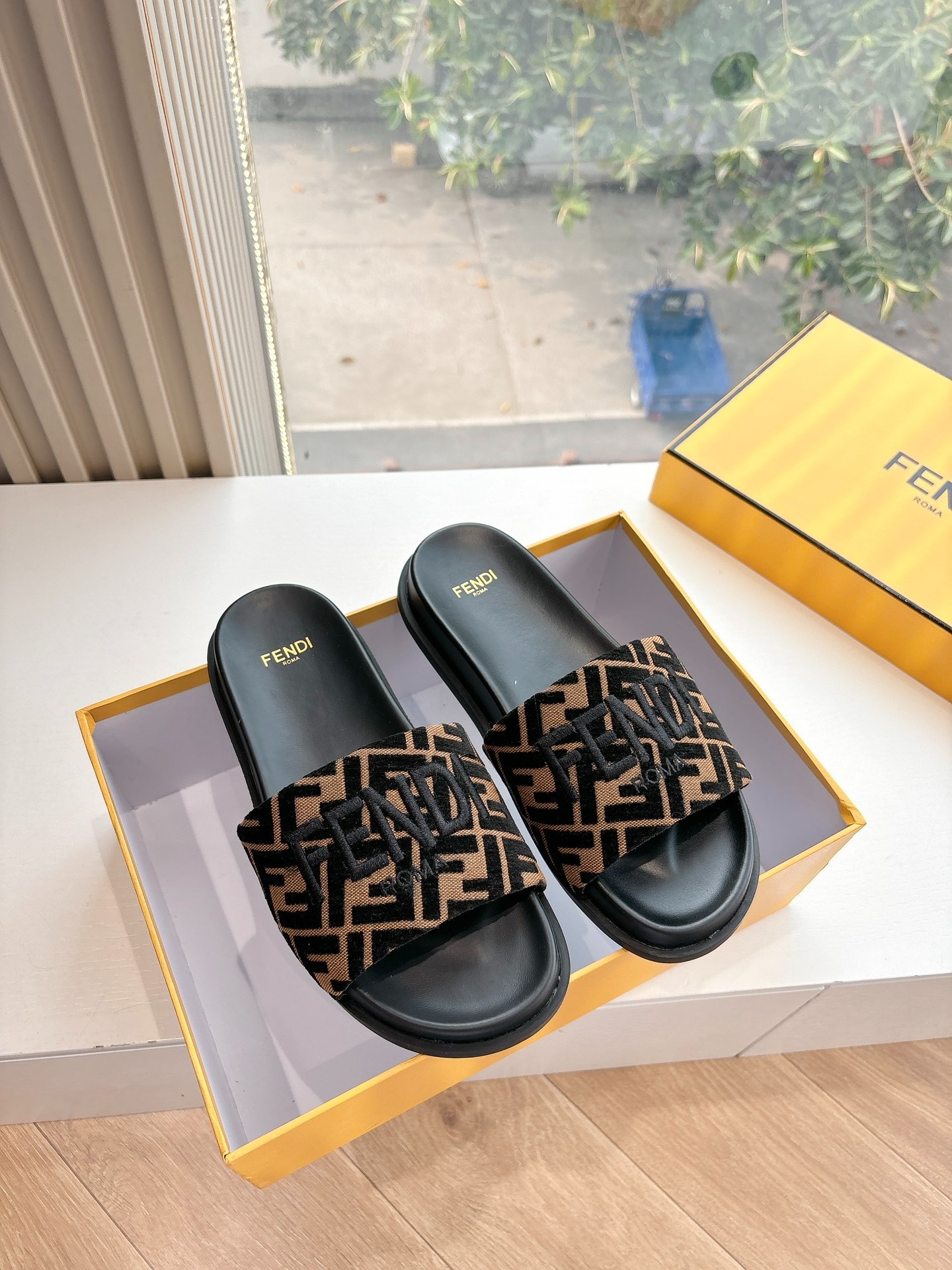 펜* 샌들 슬리퍼