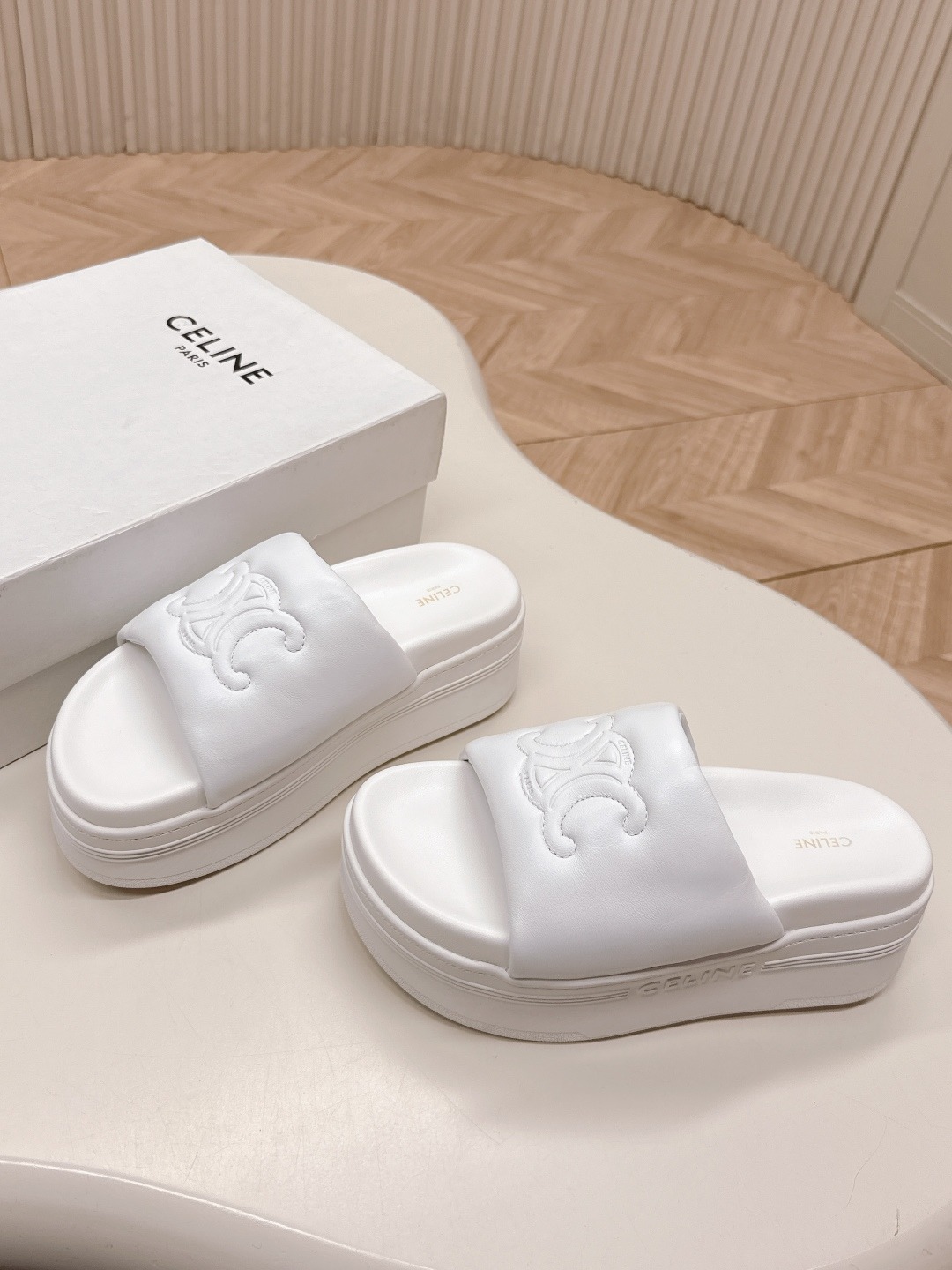 셀*느 2025ss 통굽 슬리퍼