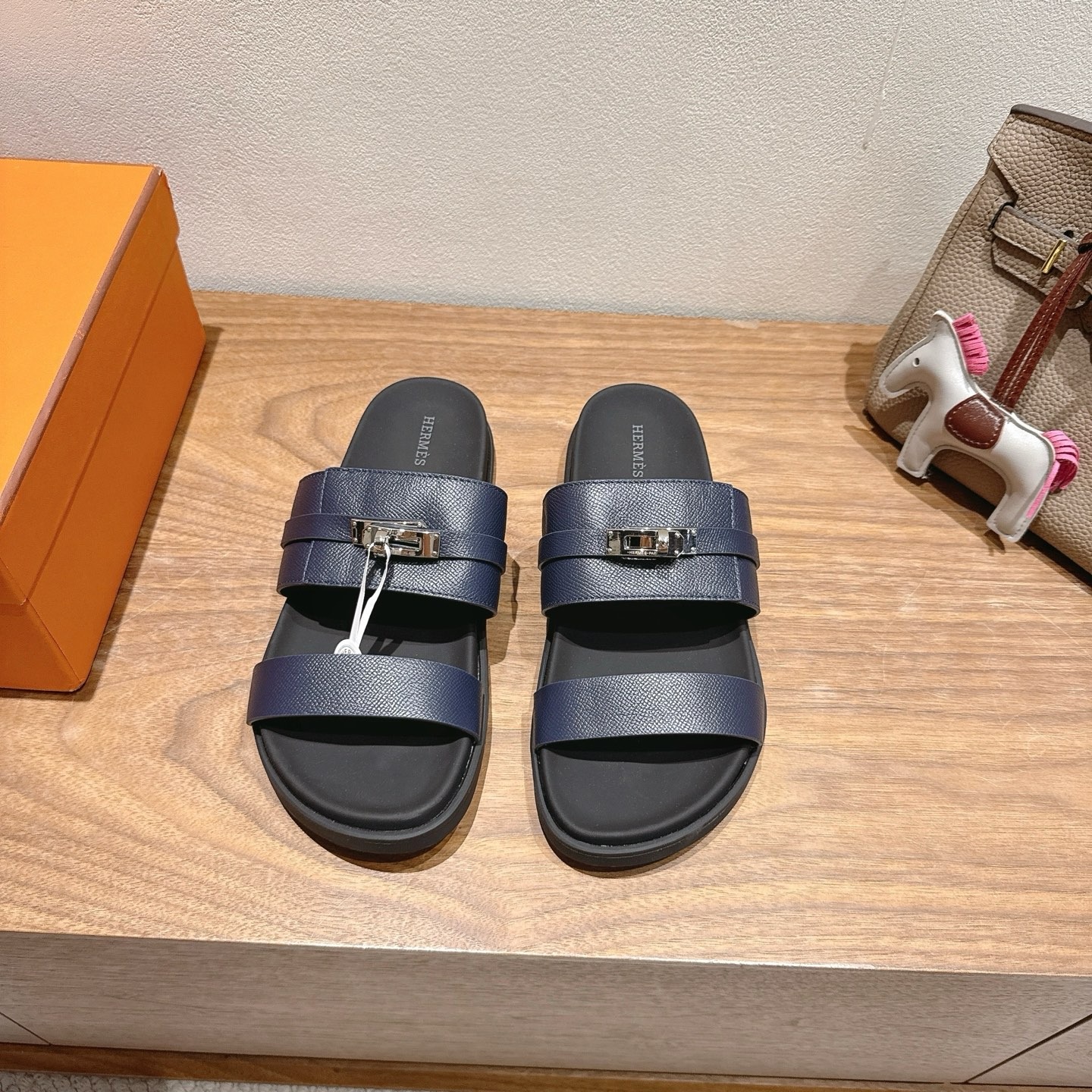 에*메스 25 신상 남자 슬리퍼