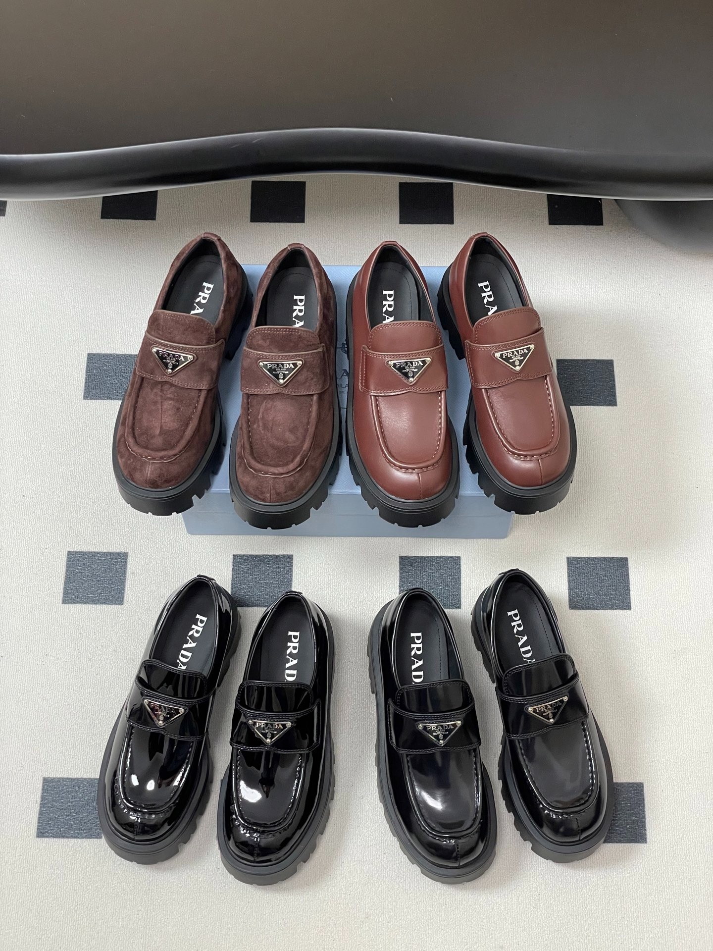 프*다 25Fw 최신 통굽 로퍼