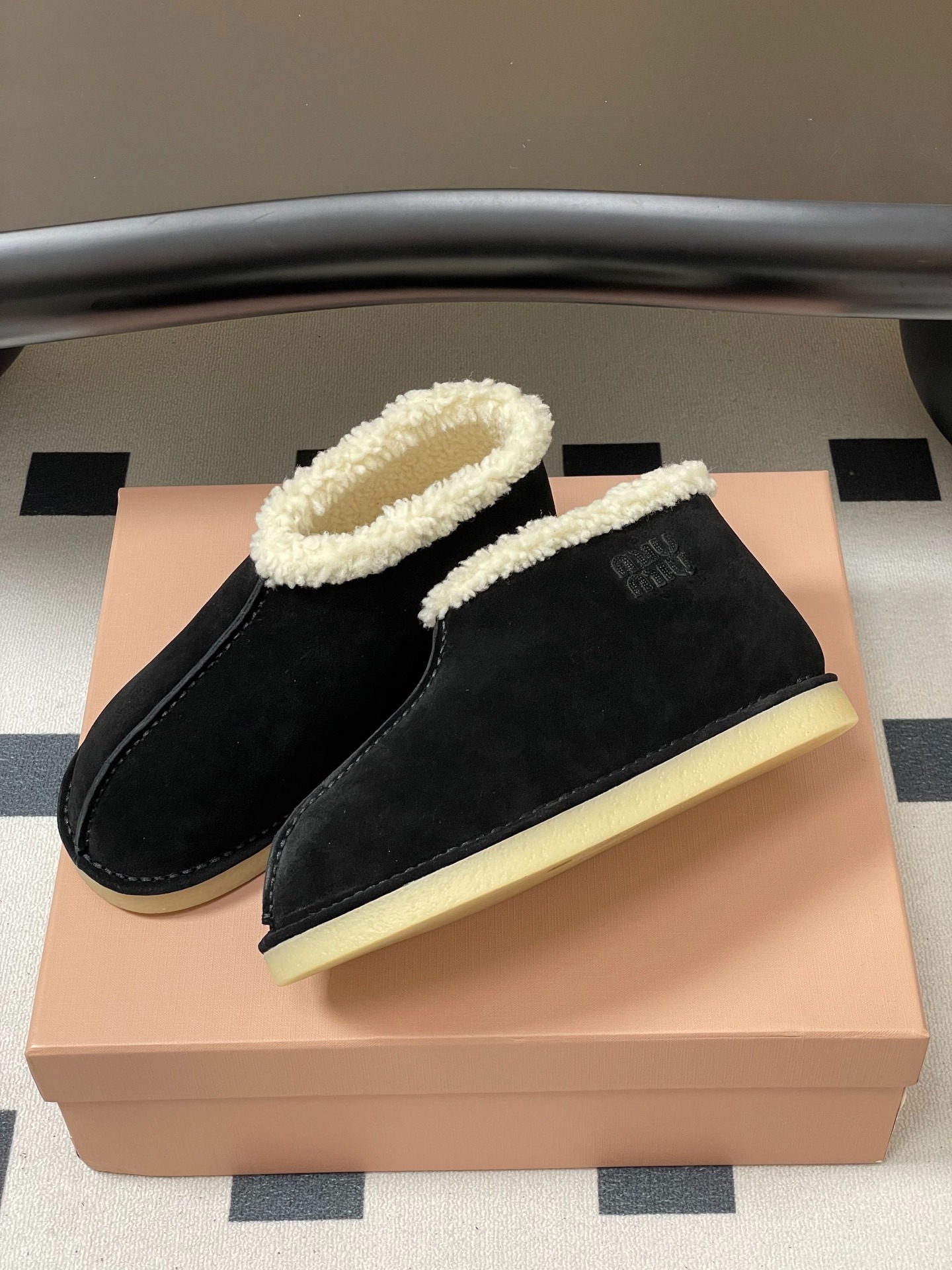 미*미* 신상 스웨이드 통굽 앵클부츠