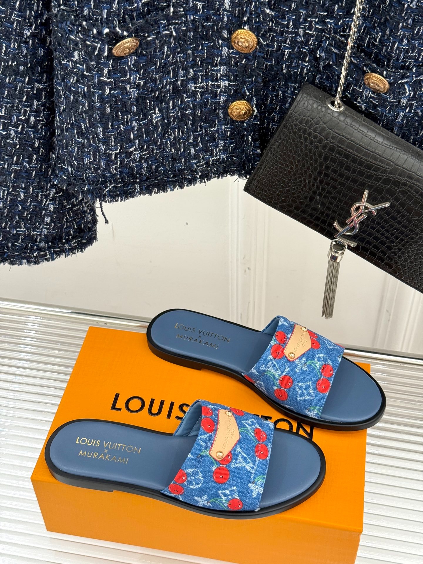루*비통 25ss 신상 체리 힐 슬리퍼