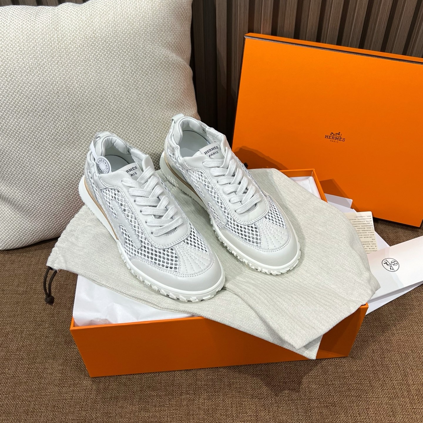 에*메스 젯 스니커즈 펀칭 메쉬 워커