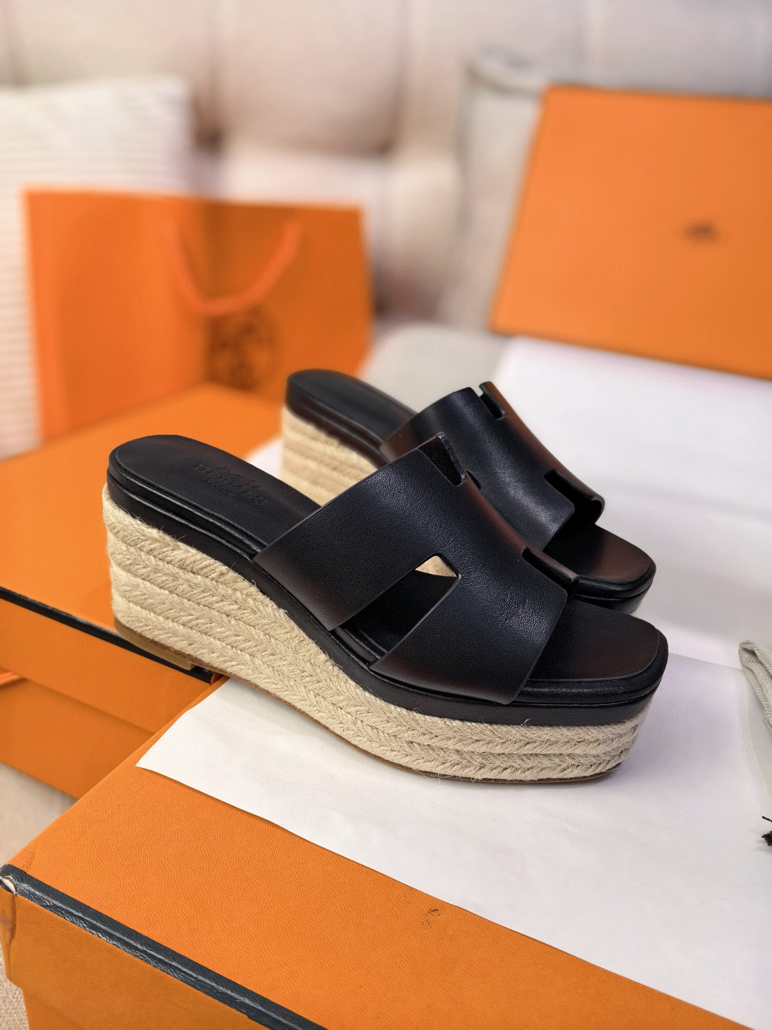 에*메스 2025 봄여름 헤링본 슬리퍼