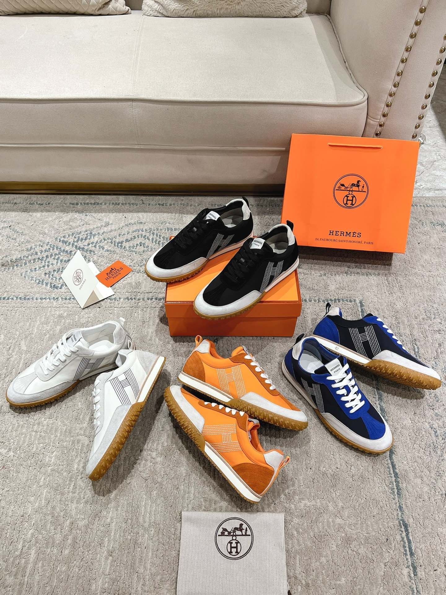 에*메스 스니커즈