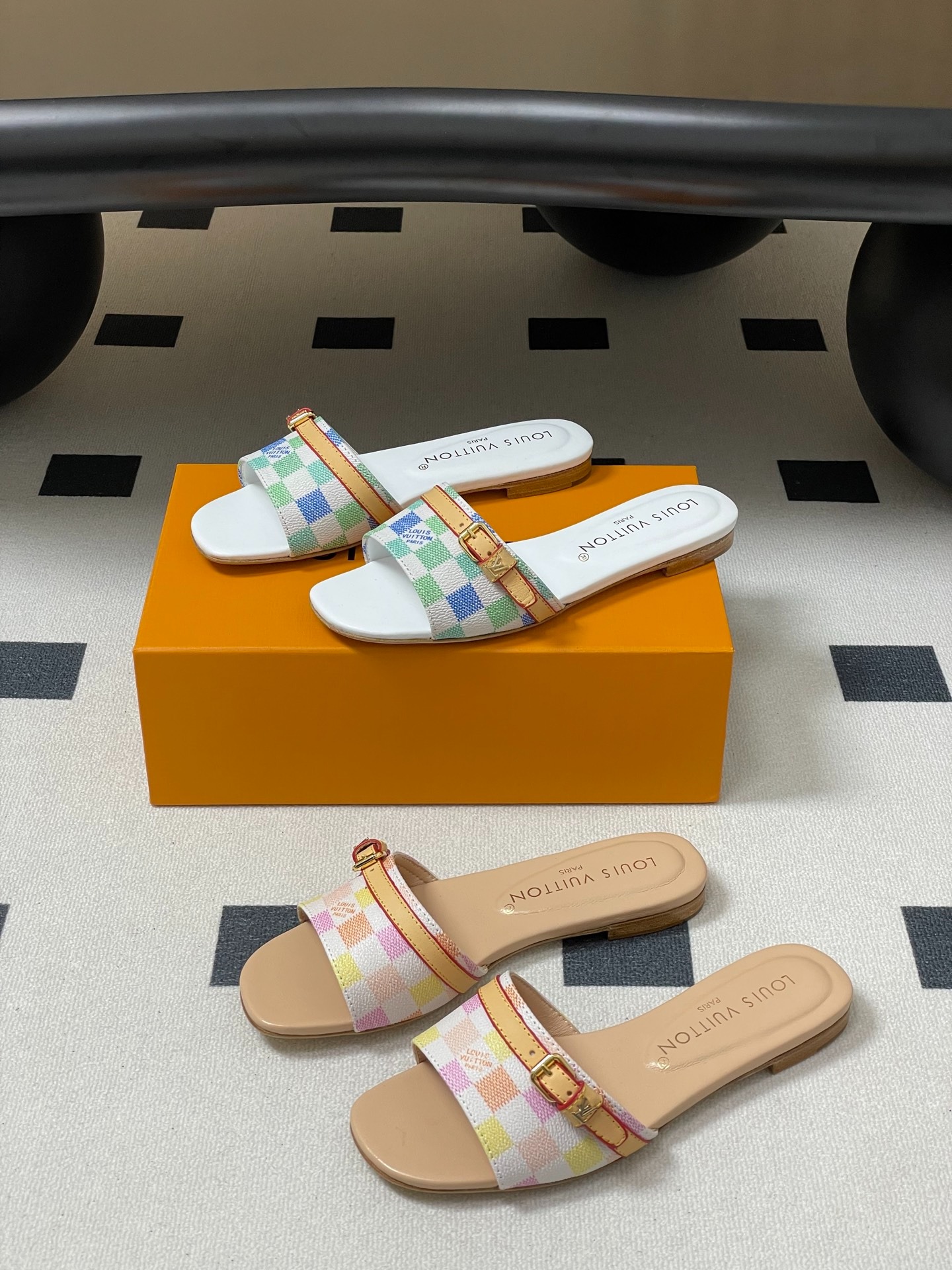 루*비통 25ss 여름 신상 클래식 플랫 슬리퍼
