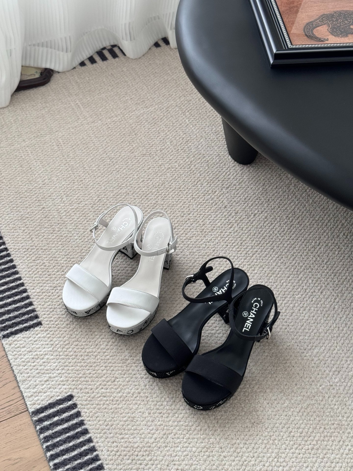 샤* 25 이른 봄 핫픽스 샌들