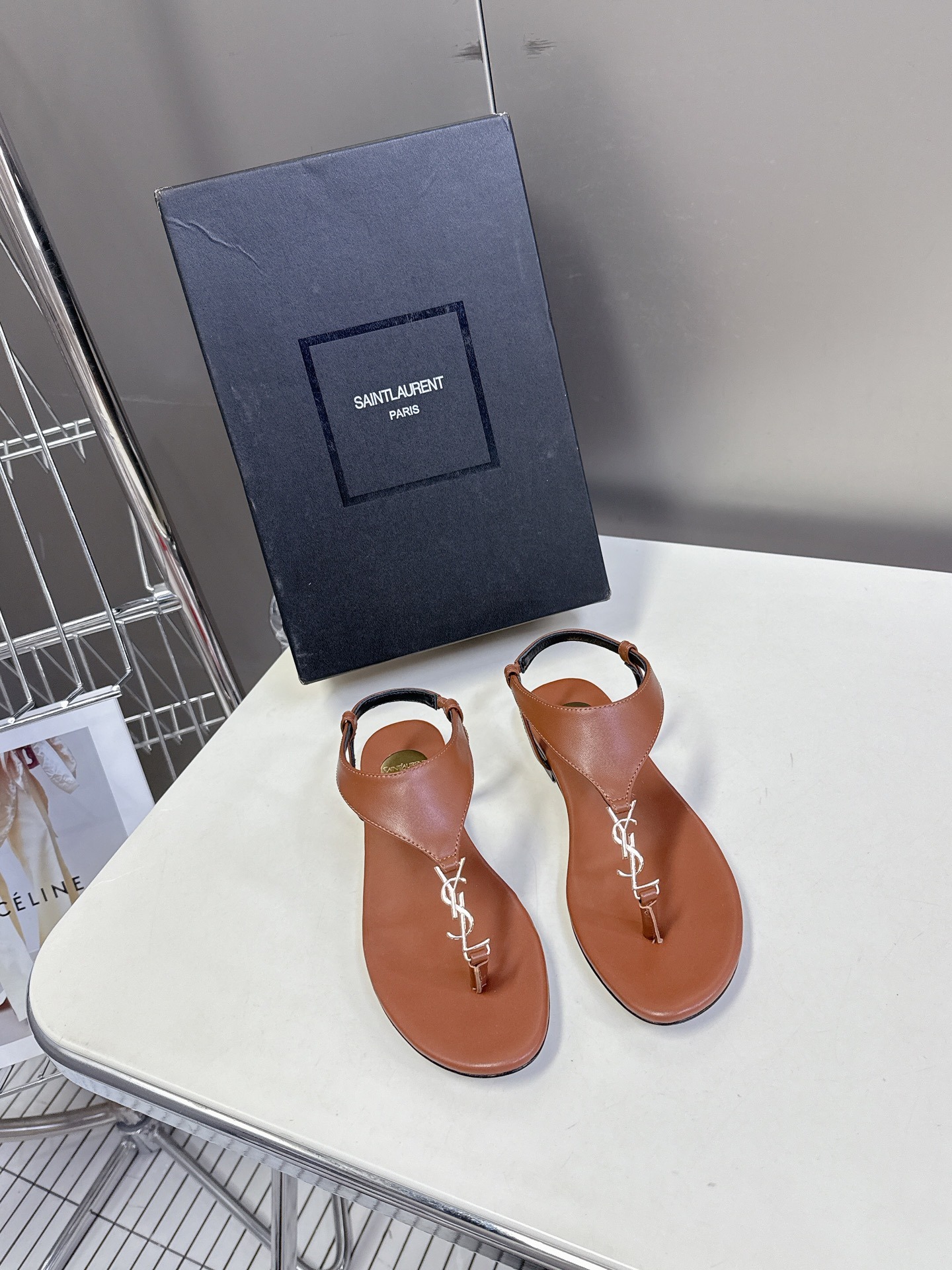 입*로랑 클래식 샌들