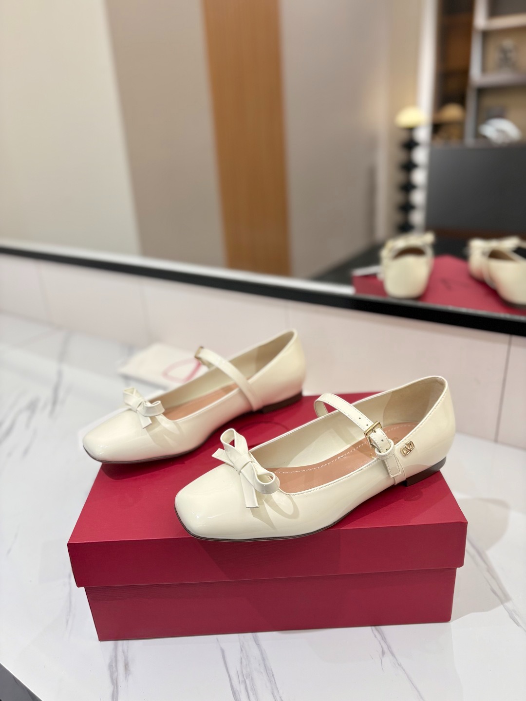 발*티노 25ss 신상 리본 메리제인 플랫슈즈