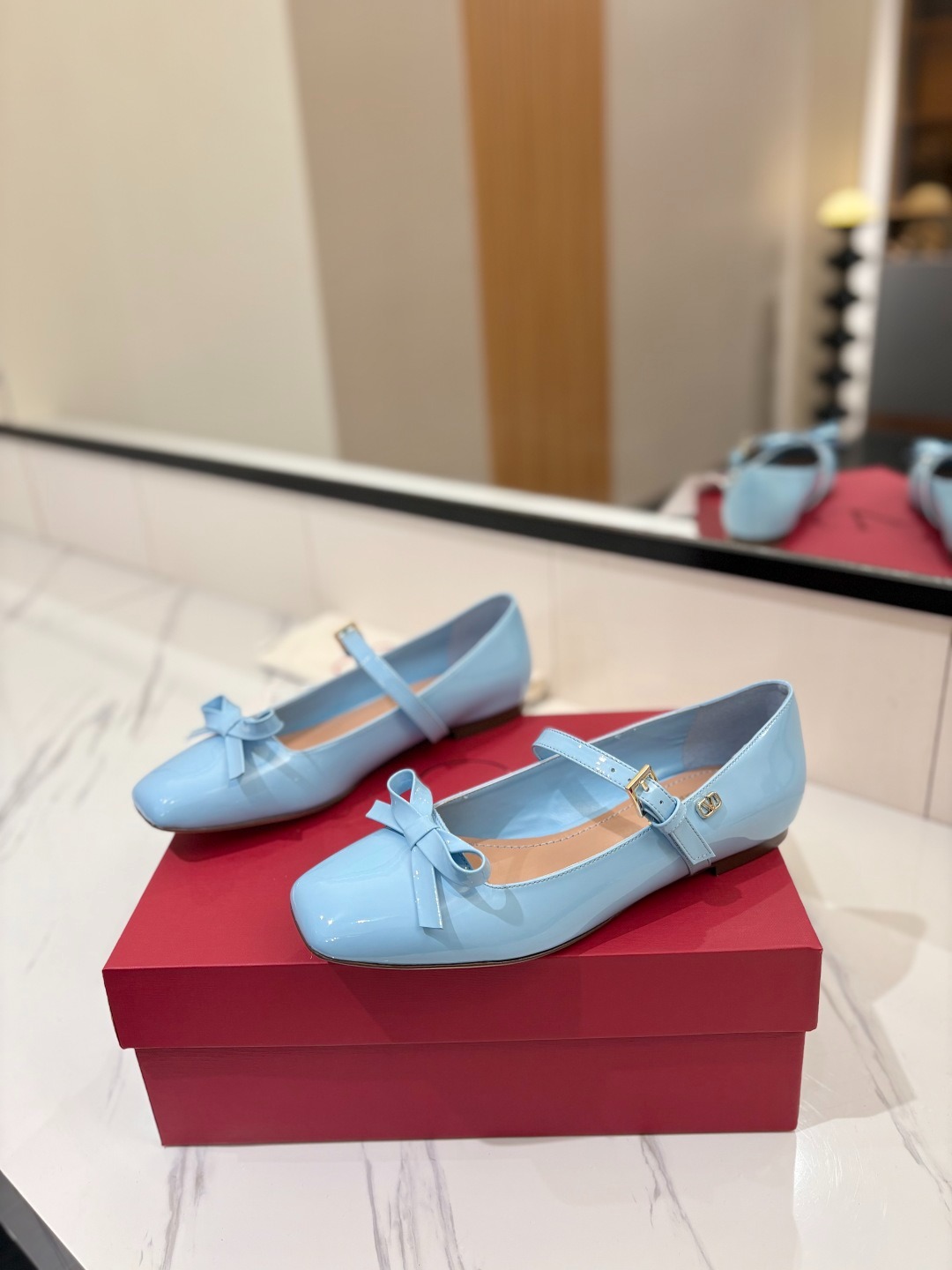 발*티노 25ss 신상 리본 메리제인 플랫슈즈