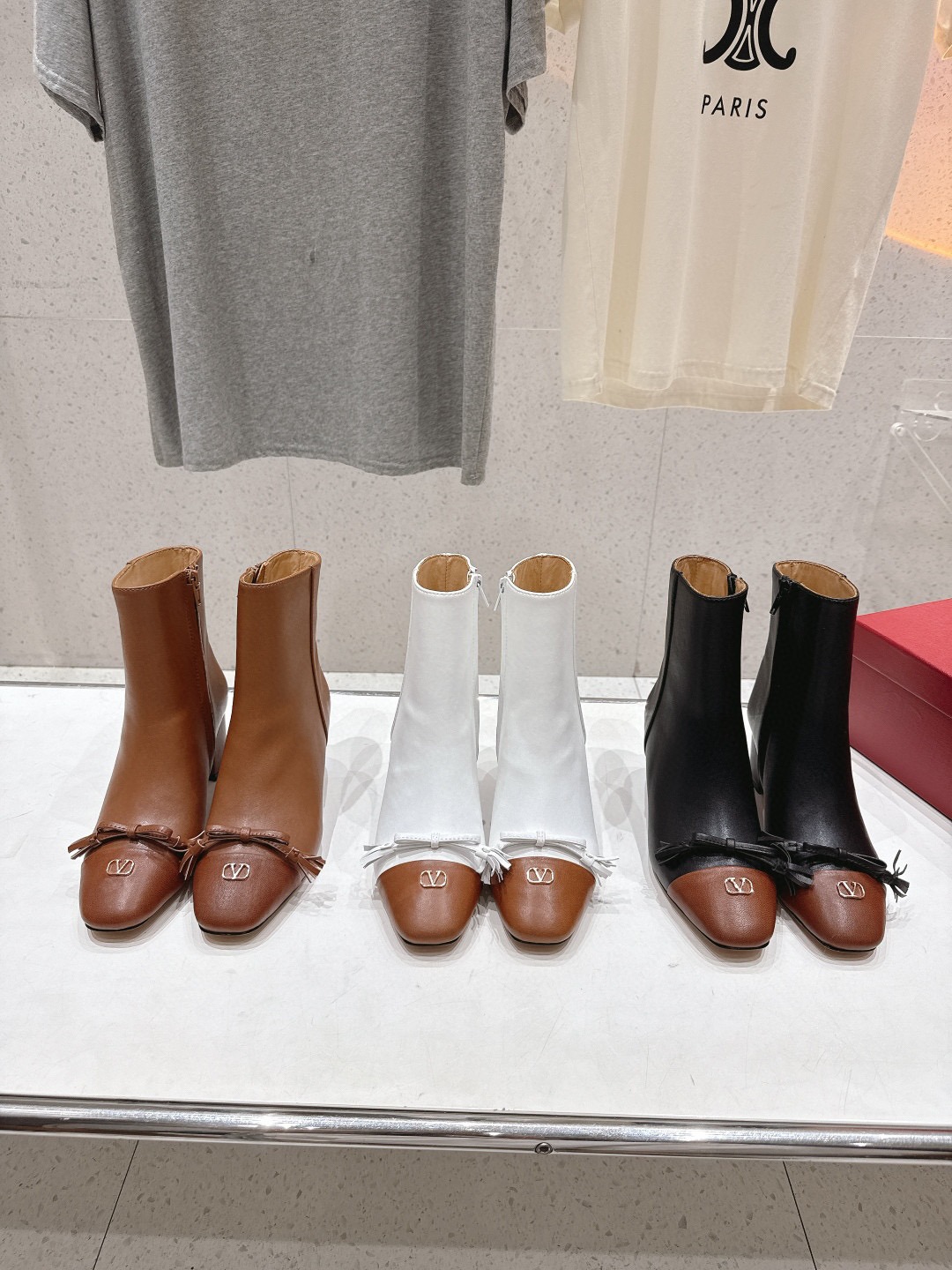 발*티노 25ss 신상 앵클부츠