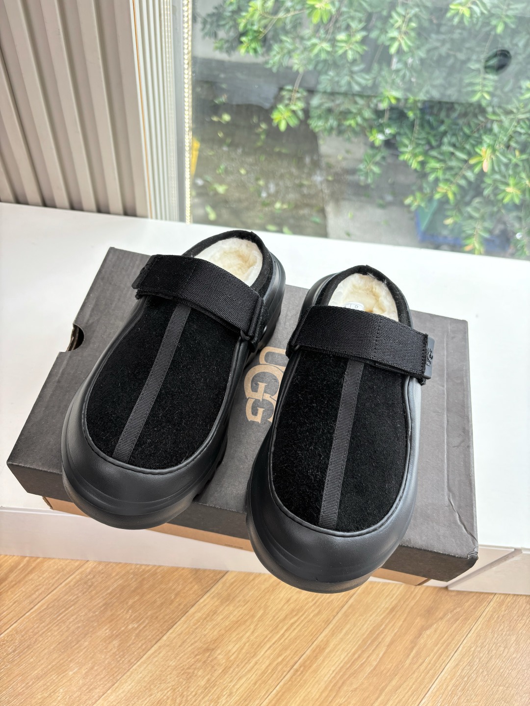 어* 신상 가죽 슬리퍼