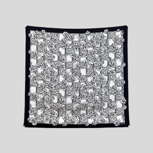 샤넬 K 카멜리아 드리미 실크 스카프 블랙