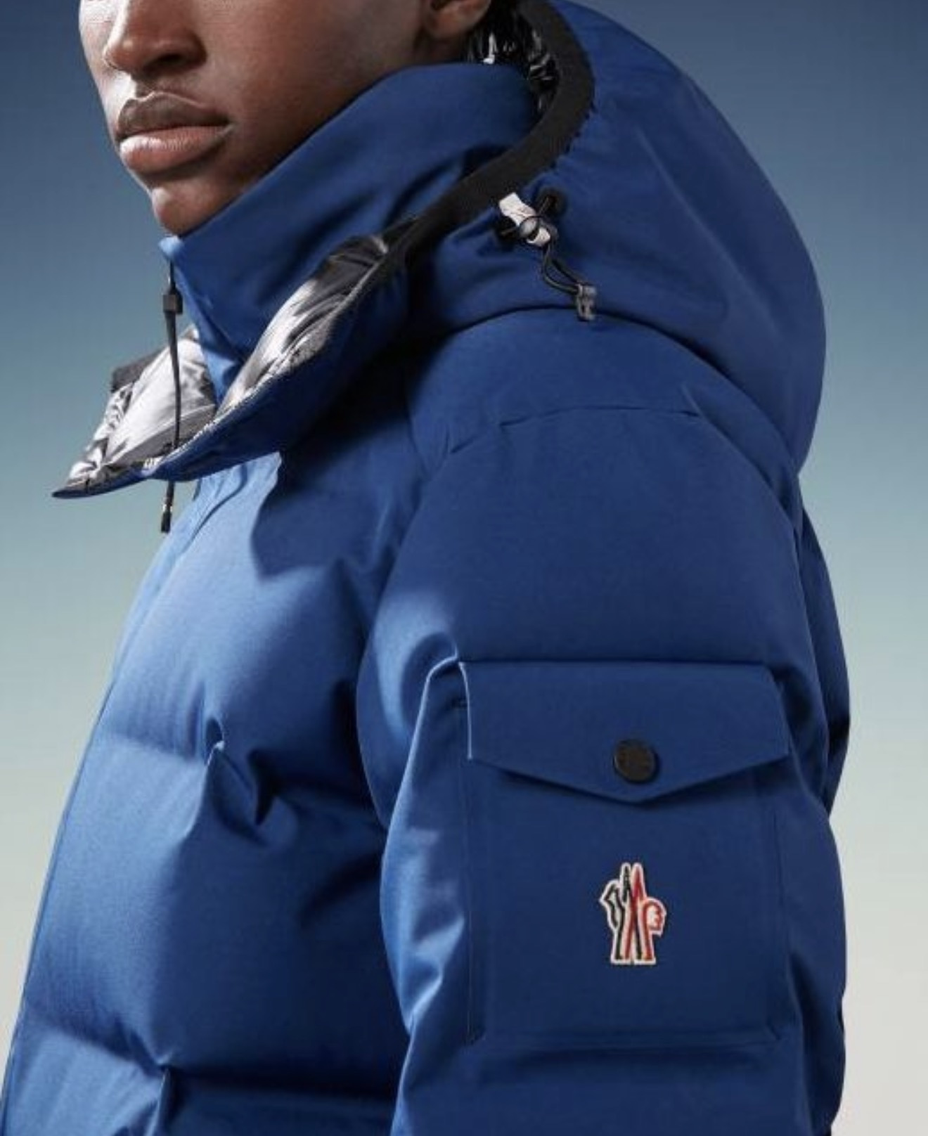 몽클레어 몽제테크 쇼트 다운 자켓 블루