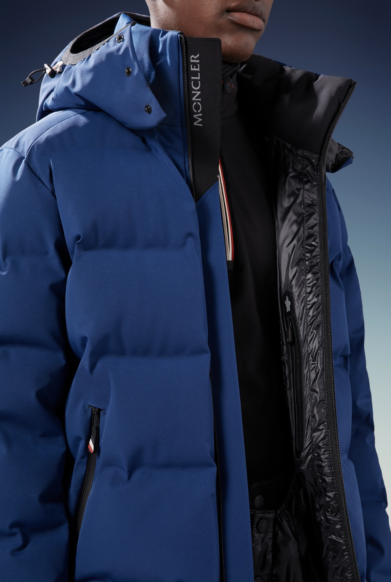 몽클레어 몽제테크 쇼트 다운 자켓 블루