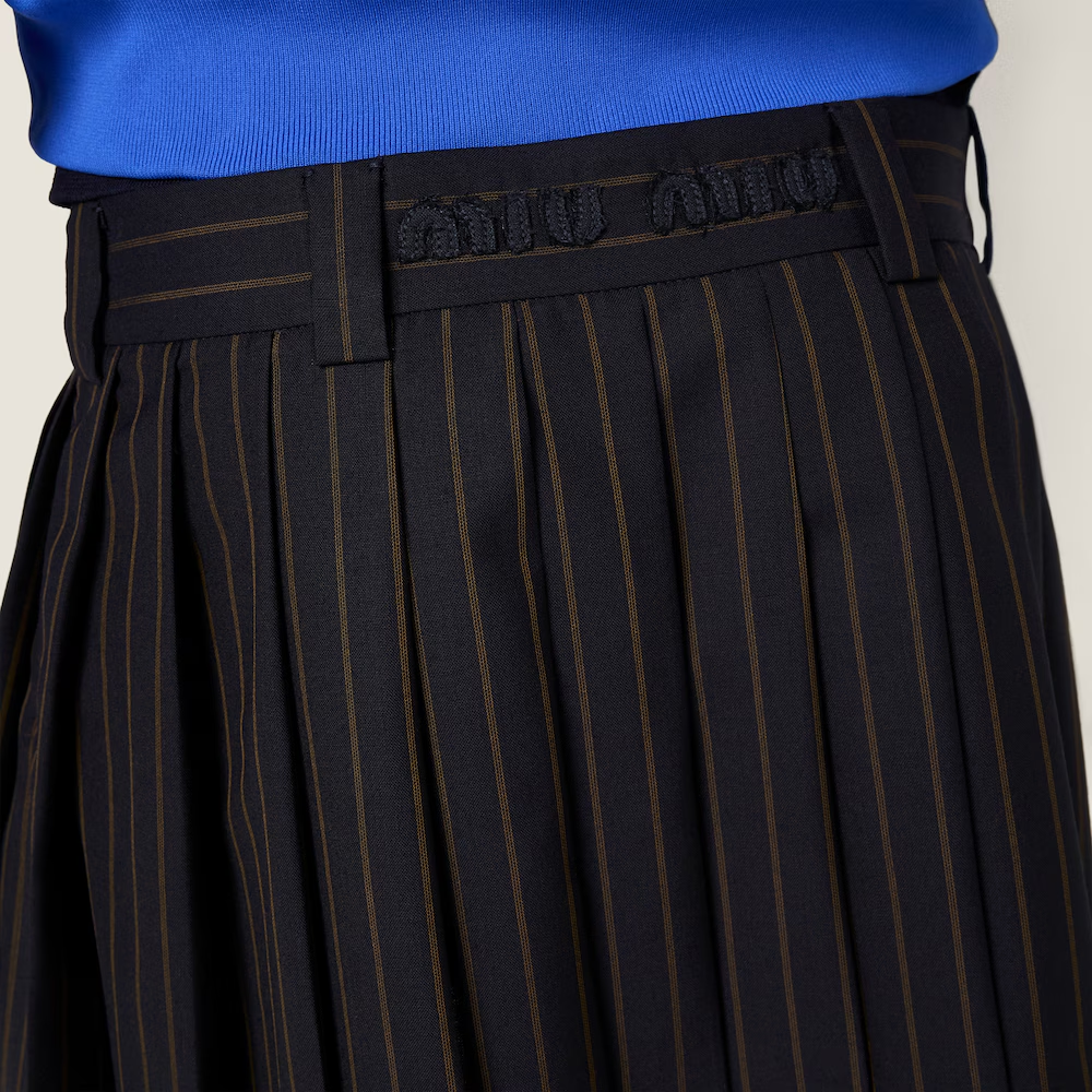 미우미우 핀스트라이프 미니스커트