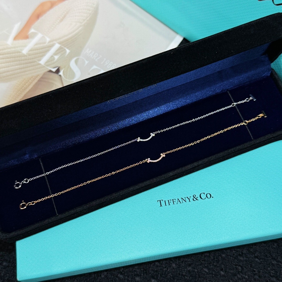 티파니 클래식 스마일 팔찌