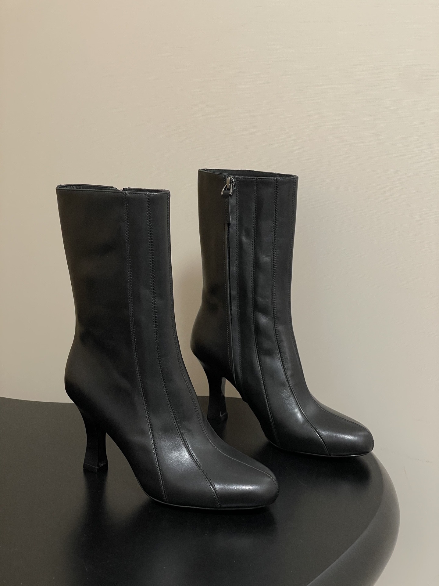 더*우 25ss 신상 스틸레토 앵클부츠