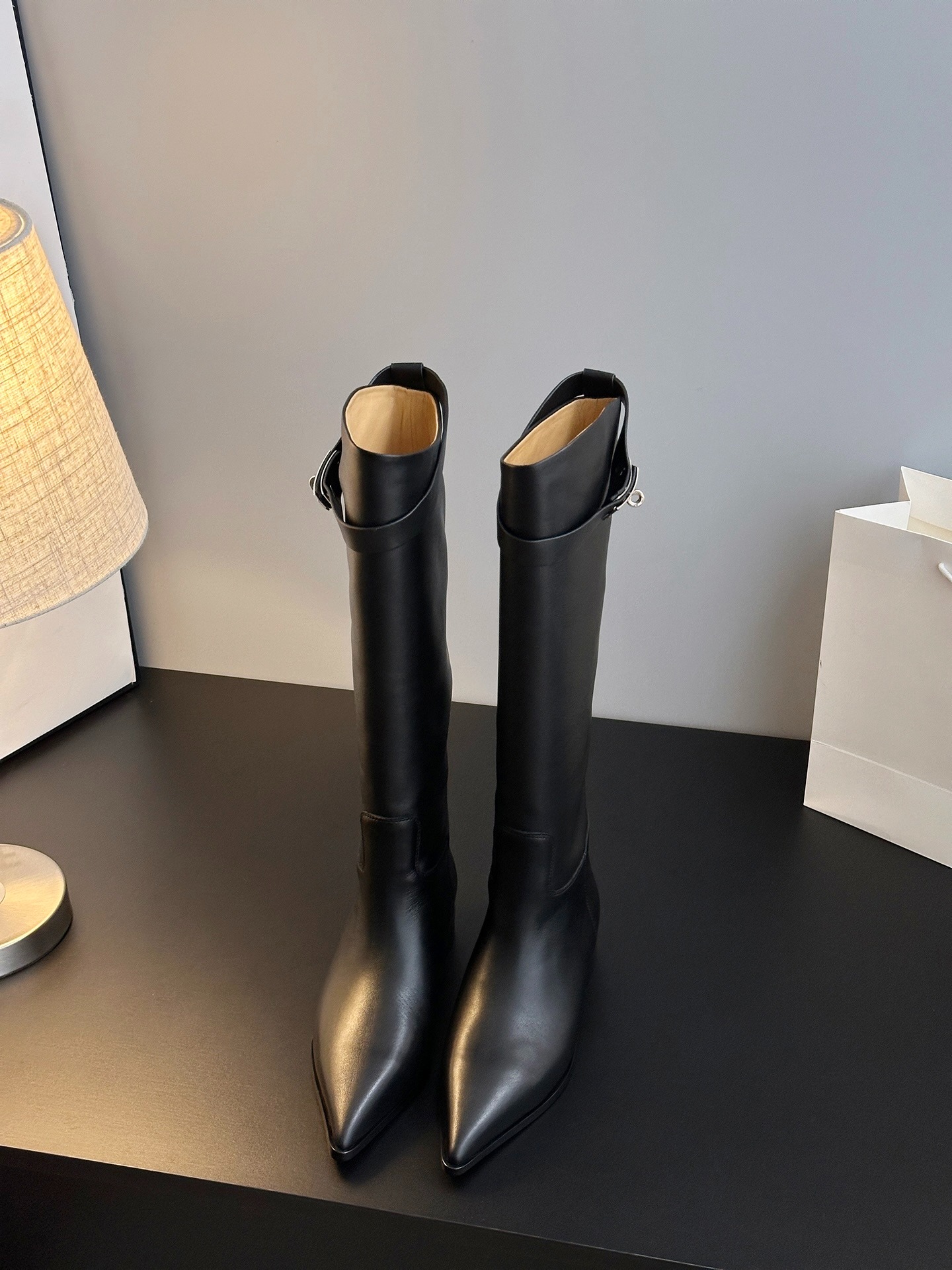 에*메스 신상 켈리 버클 라이더부츠